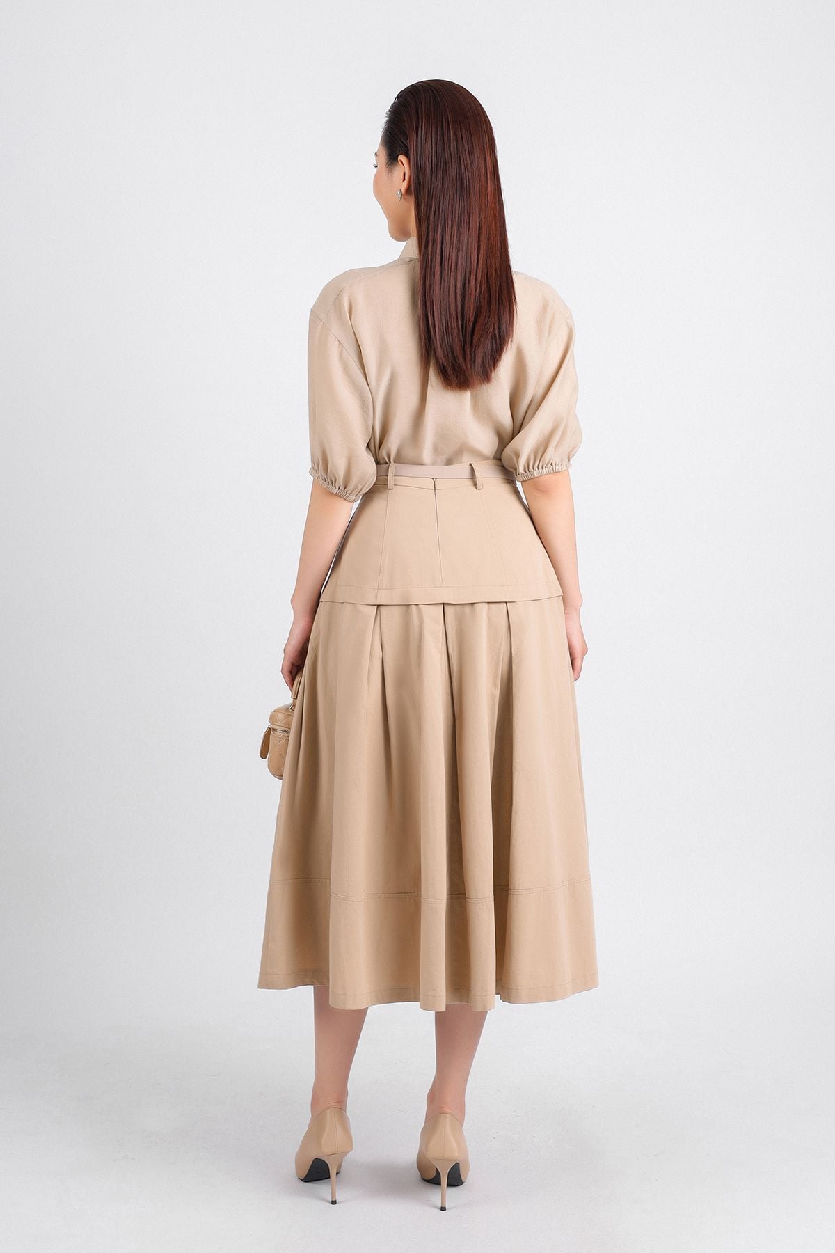 FJD51131 - Chân váy công sở vải Kaki dáng A dài hai lớp lót vải boi eo đáp cạp bản to thân váy xếp ly kèm đai lưng chun khoá thân sau - PANTIO