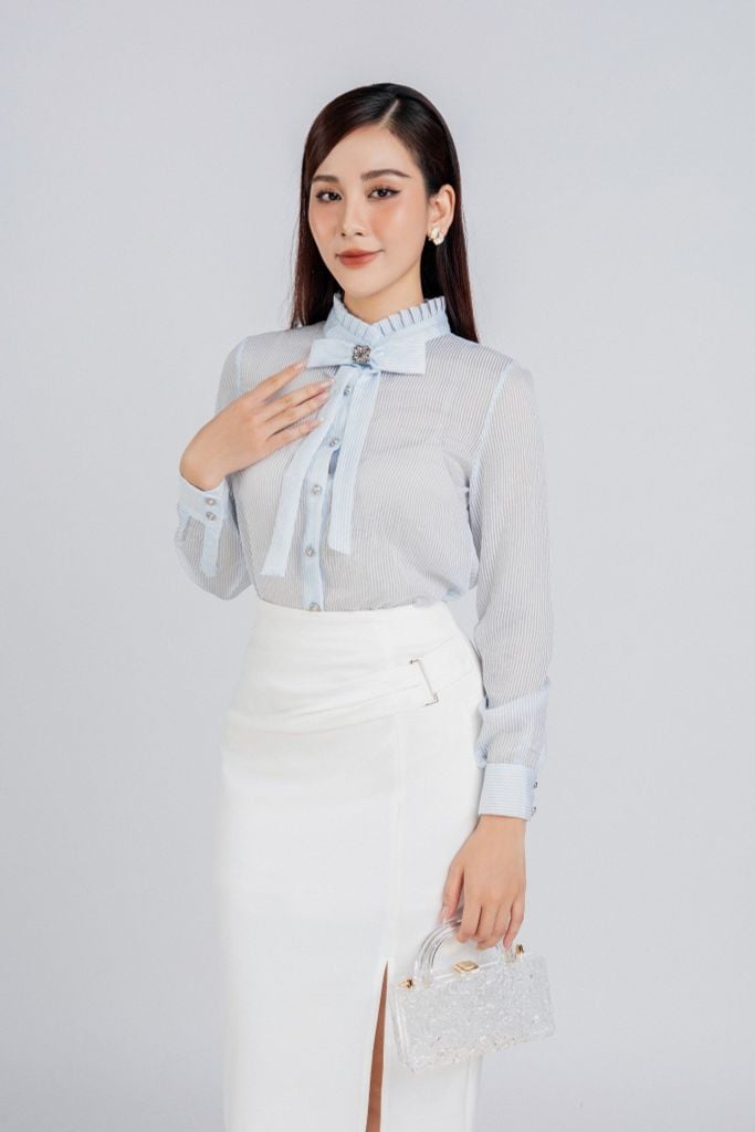 FAS33748 - Áo sơ mi công sở vải tơ kẻ sọc dáng suông cổ xếp ly có nơ đính áo tạo kiểu - PANTIO