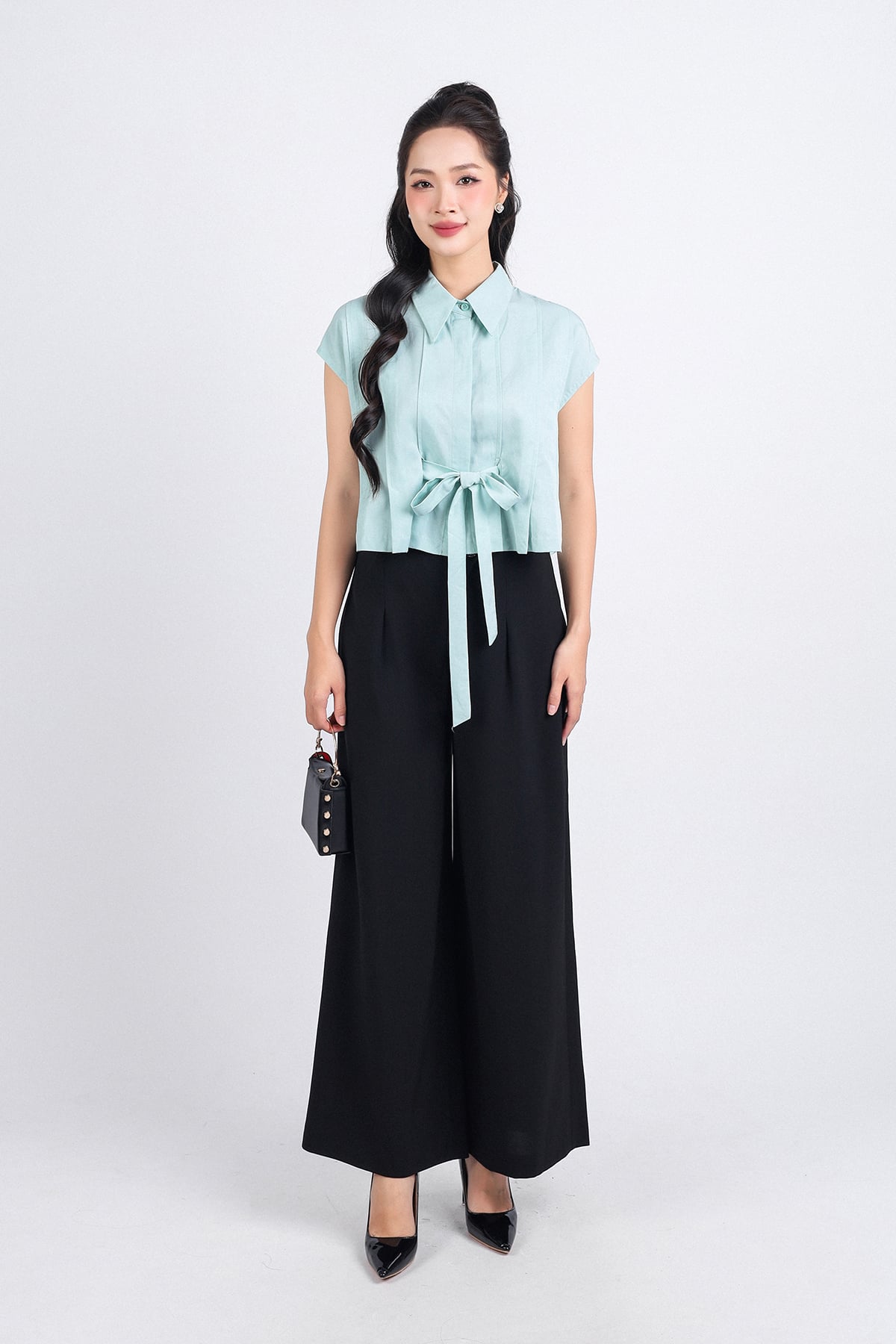 FAS33755 - Áo sơ mi kiểu công sở vải thô dáng lửng cổ đức vai chờm thân áo xếp ly phối dây thắt eo tạo kiểu - PANTIO