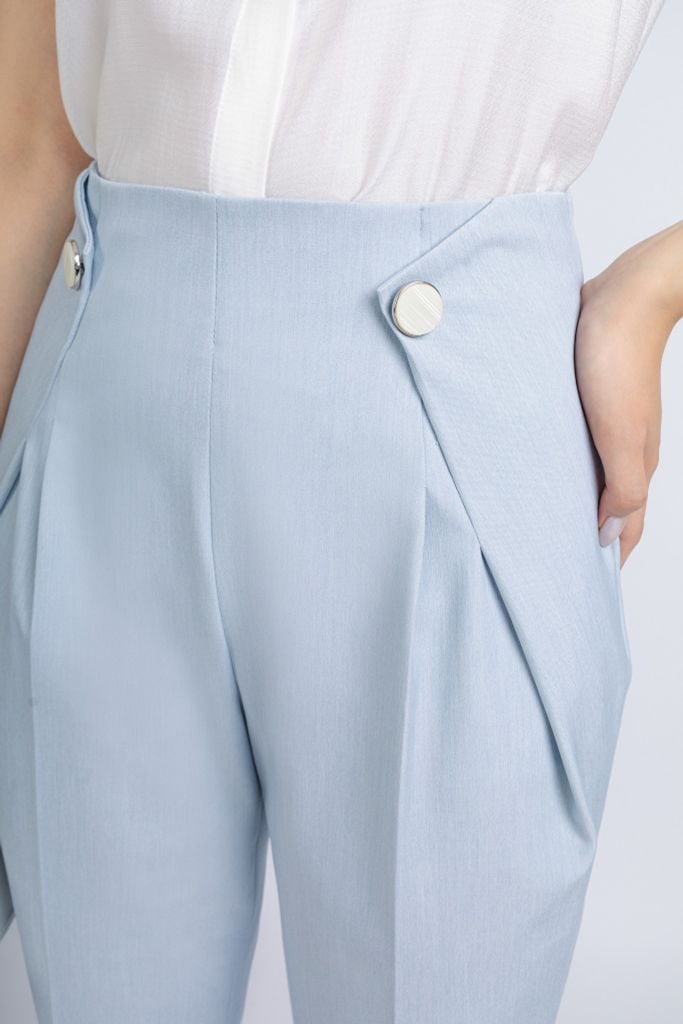 FQD51115 - Quần công sở vải denim dáng baggy hông phối vạt đính khuy tạo kiểu khoá thân sau - PANTIO