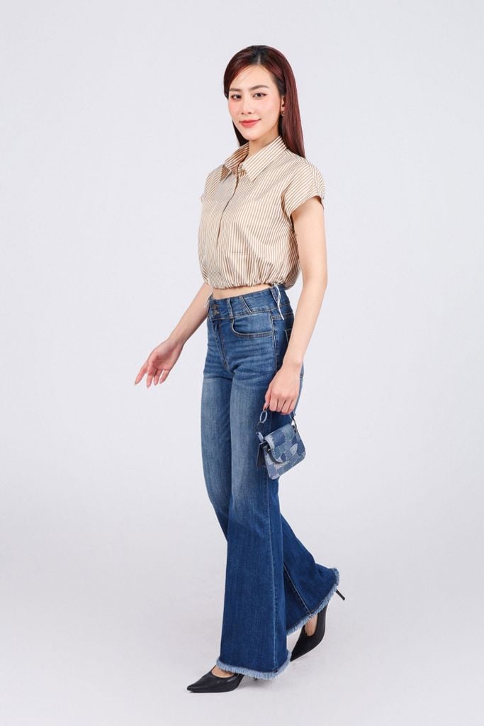 FAS33779 - Áo sơ mi công sở vải thô mỏng dáng croptop cổ đức eo rút thun tạo kiểu cài khuy trước - PANTIO
