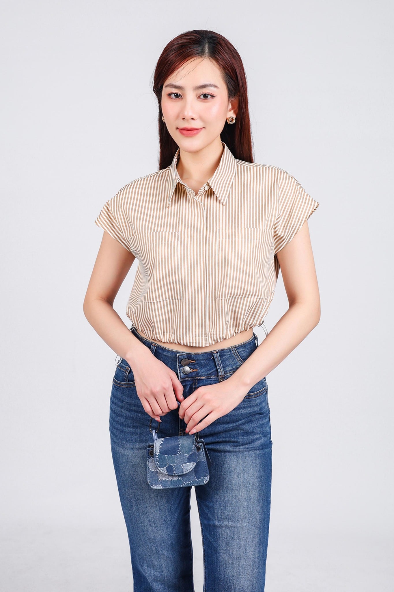 FAS33779 - Áo sơ mi công sở vải thô mỏng dáng croptop cổ đức eo rút thun tạo kiểu cài khuy trước - PANTIO