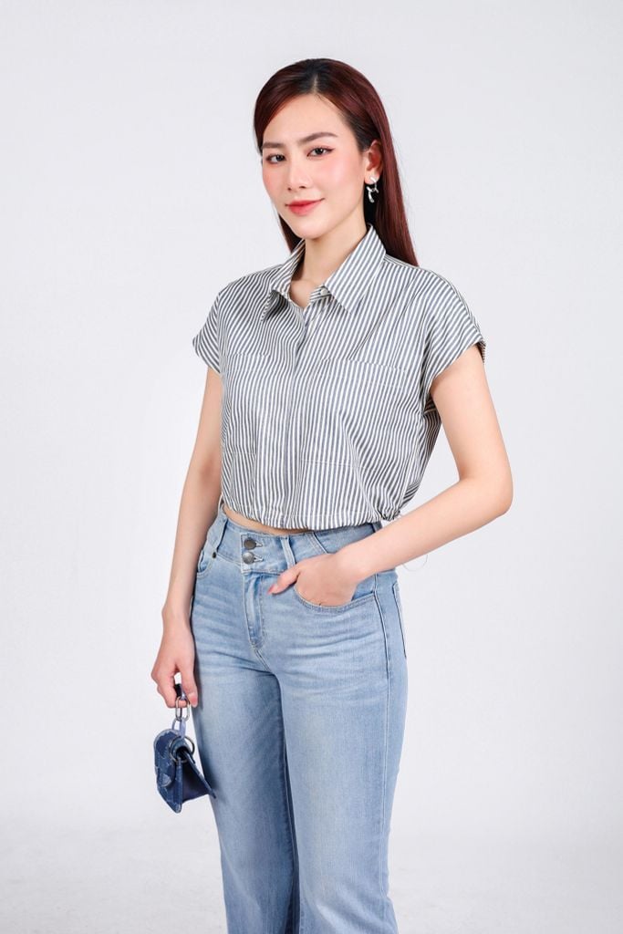 FAS33779 - Áo sơ mi công sở vải thô mỏng dáng croptop cổ đức eo rút thun tạo kiểu cài khuy trước - PANTIO