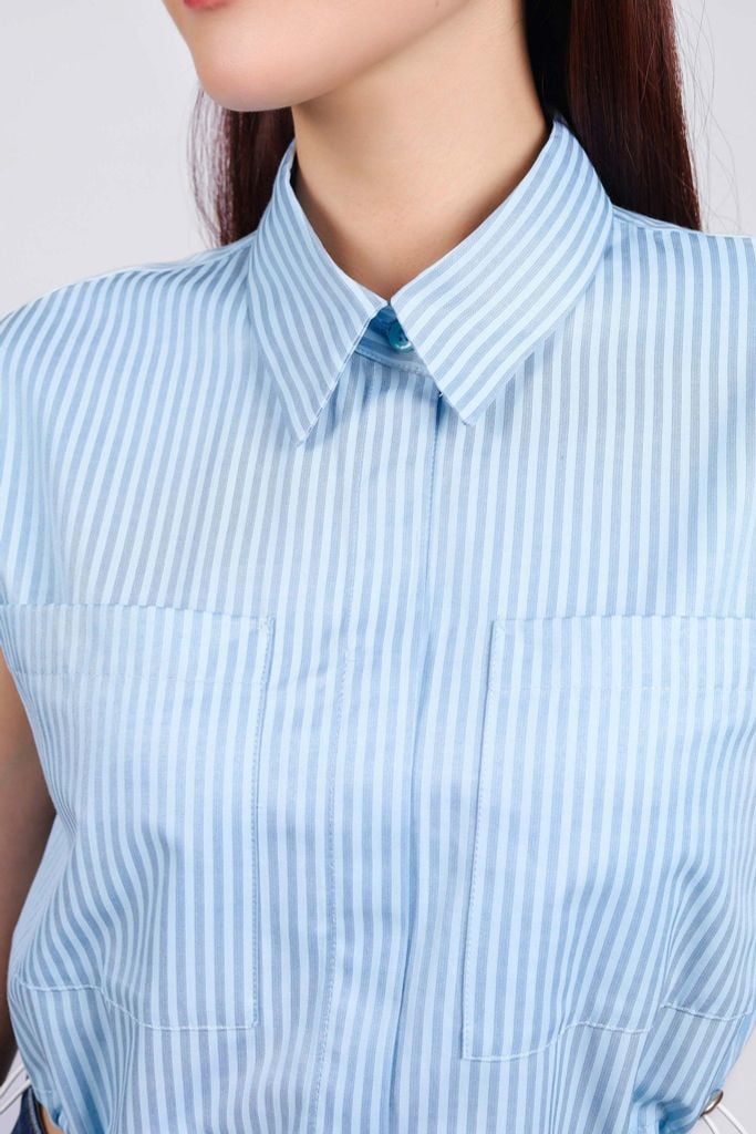 FAS33779 - Áo sơ mi công sở vải thô mỏng dáng croptop cổ đức eo rút thun tạo kiểu cài khuy trước - PANTIO