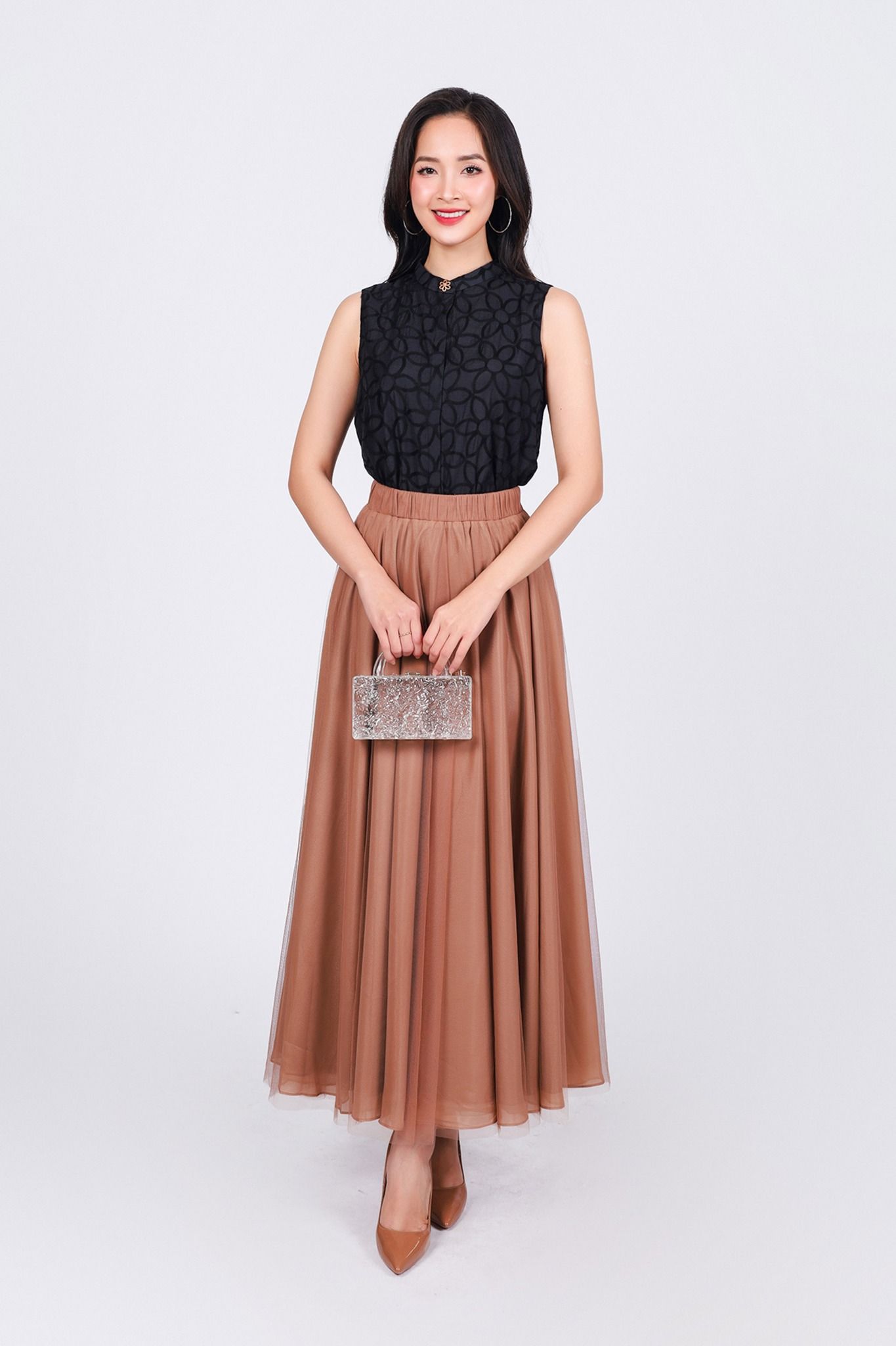 FAS33785 - Áo sơ mi công sở vải tơ hoa dáng suông cổ tròn đính khuy không tay cài khuy thân trước - PANTIO