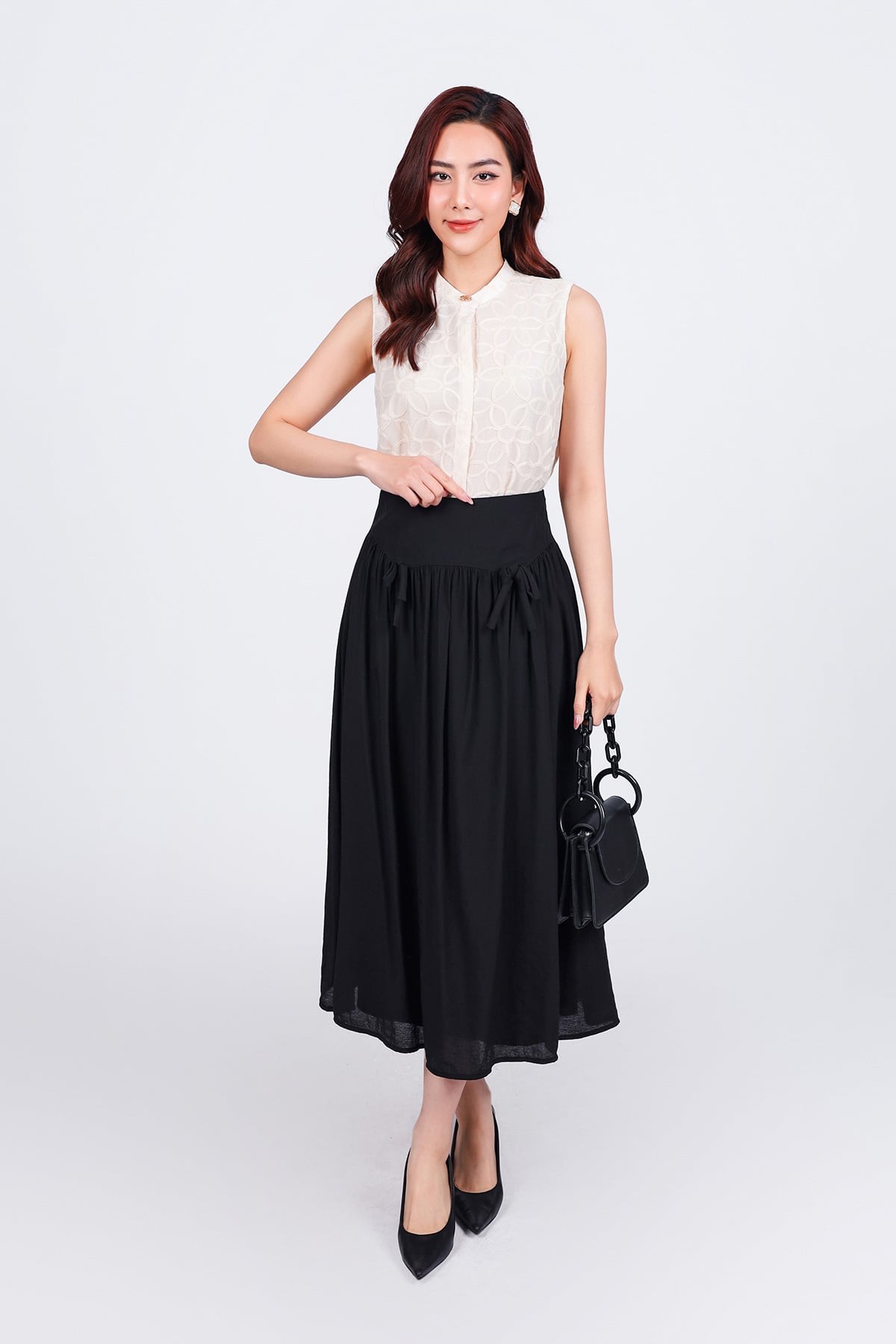 FJD51247 - Chân váy dài vải tơ dáng suông đáp cạp bản nhỏ xếp nhún tạo xoè bên hông đính nơ tạo kiểu - PANTIO