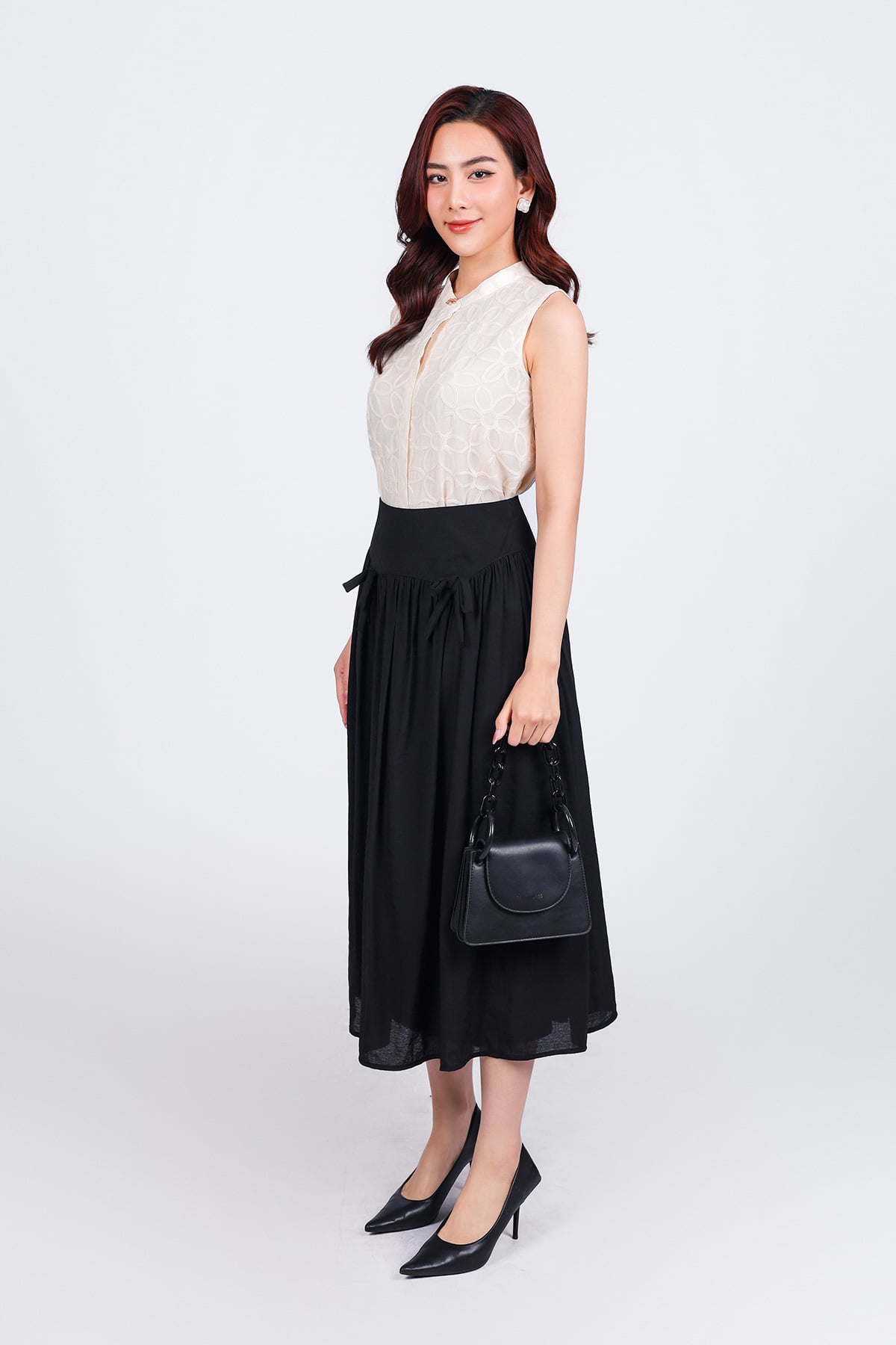 FJD51247 - Chân váy dài vải tơ dáng suông đáp cạp bản nhỏ xếp nhún tạo xoè bên hông đính nơ tạo kiểu - PANTIO