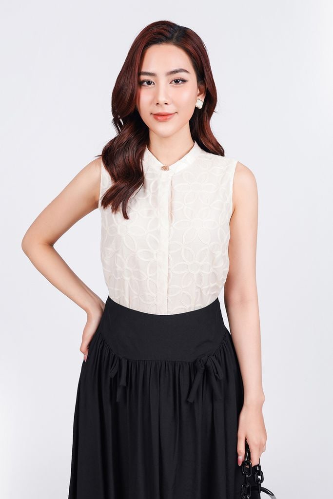 FAS33785 - Áo sơ mi công sở vải tơ hoa dáng suông cổ tròn đính khuy không tay cài khuy thân trước - PANTIO