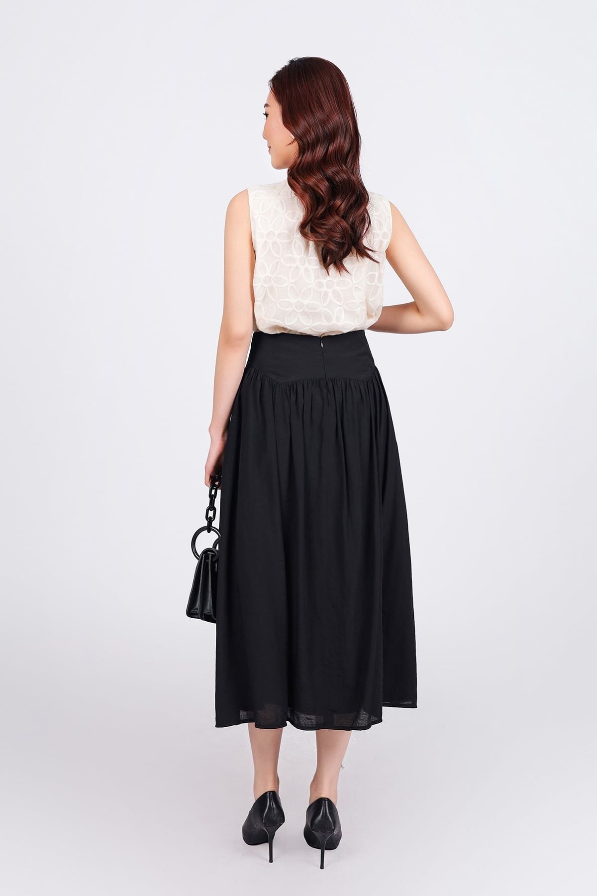 FAS33785 - Áo sơ mi công sở vải tơ hoa dáng suông cổ tròn đính khuy không tay cài khuy thân trước - PANTIO