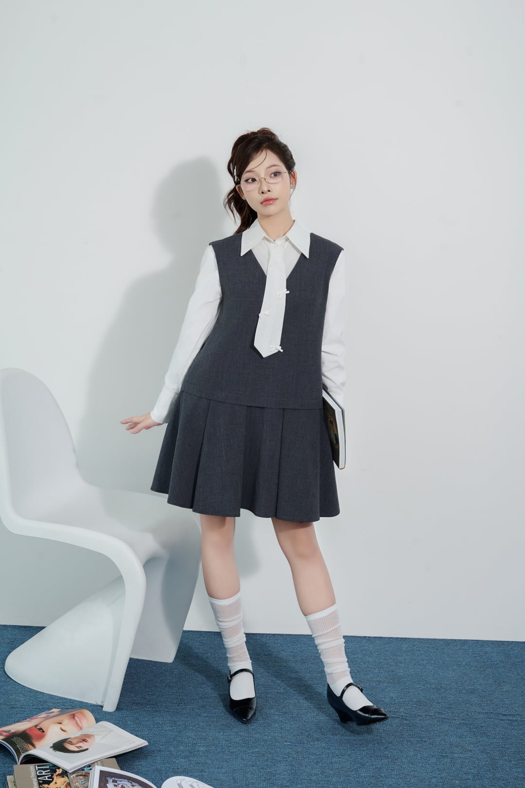 FAS33857 - Áo sơ mi vải thô mỏng dáng suông cổ đức, nẹp cài khuy, tay dài, măng séc bản to, cà vạt đính nơ nhỏ - JAN.