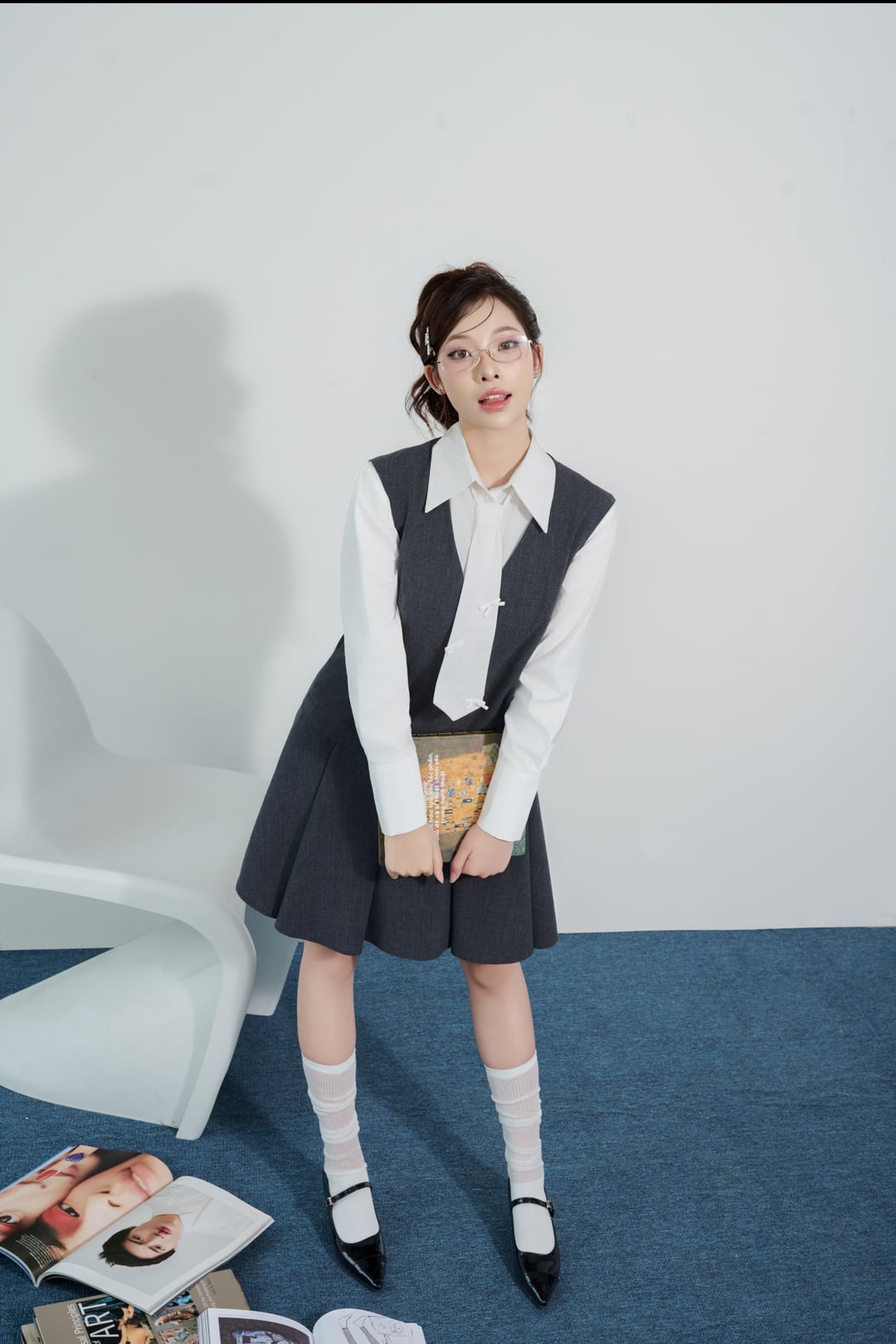 FAS33857 - Áo sơ mi vải thô mỏng dáng suông cổ đức, nẹp cài khuy, tay dài, măng séc bản to, cà vạt đính nơ nhỏ - JAN.