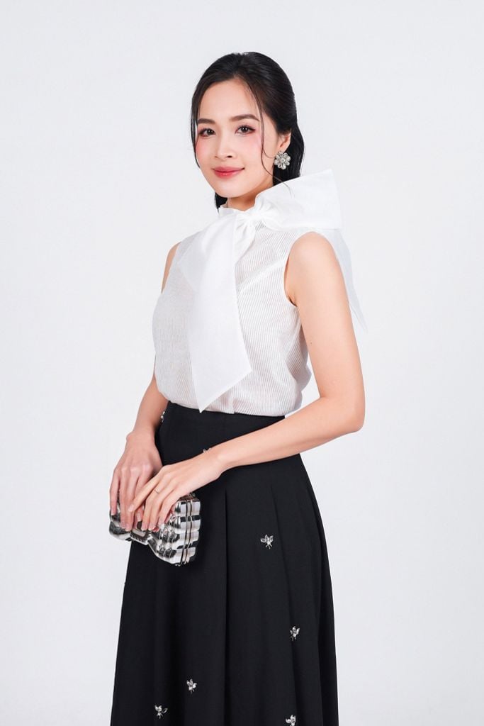 FAS33987 - Áo sơ mi công sở vải tơ dáng suông cổ tròn đính nơ tạo kiểu - PANTIO