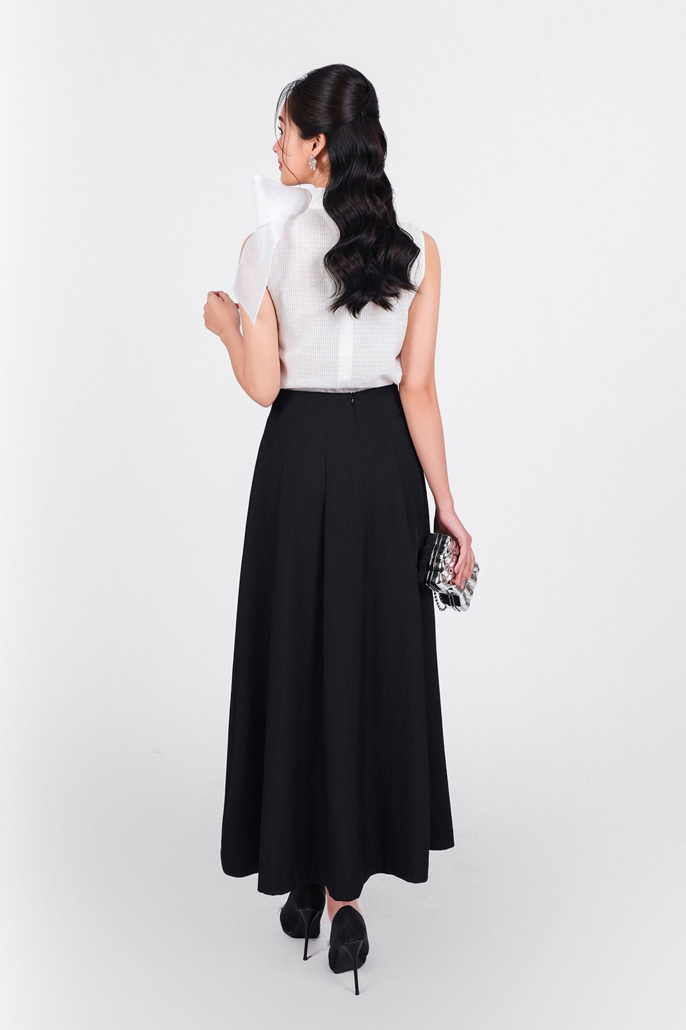 FAS33987 - Áo sơ mi công sở vải tơ dáng suông cổ tròn đính nơ tạo kiểu - PANTIO