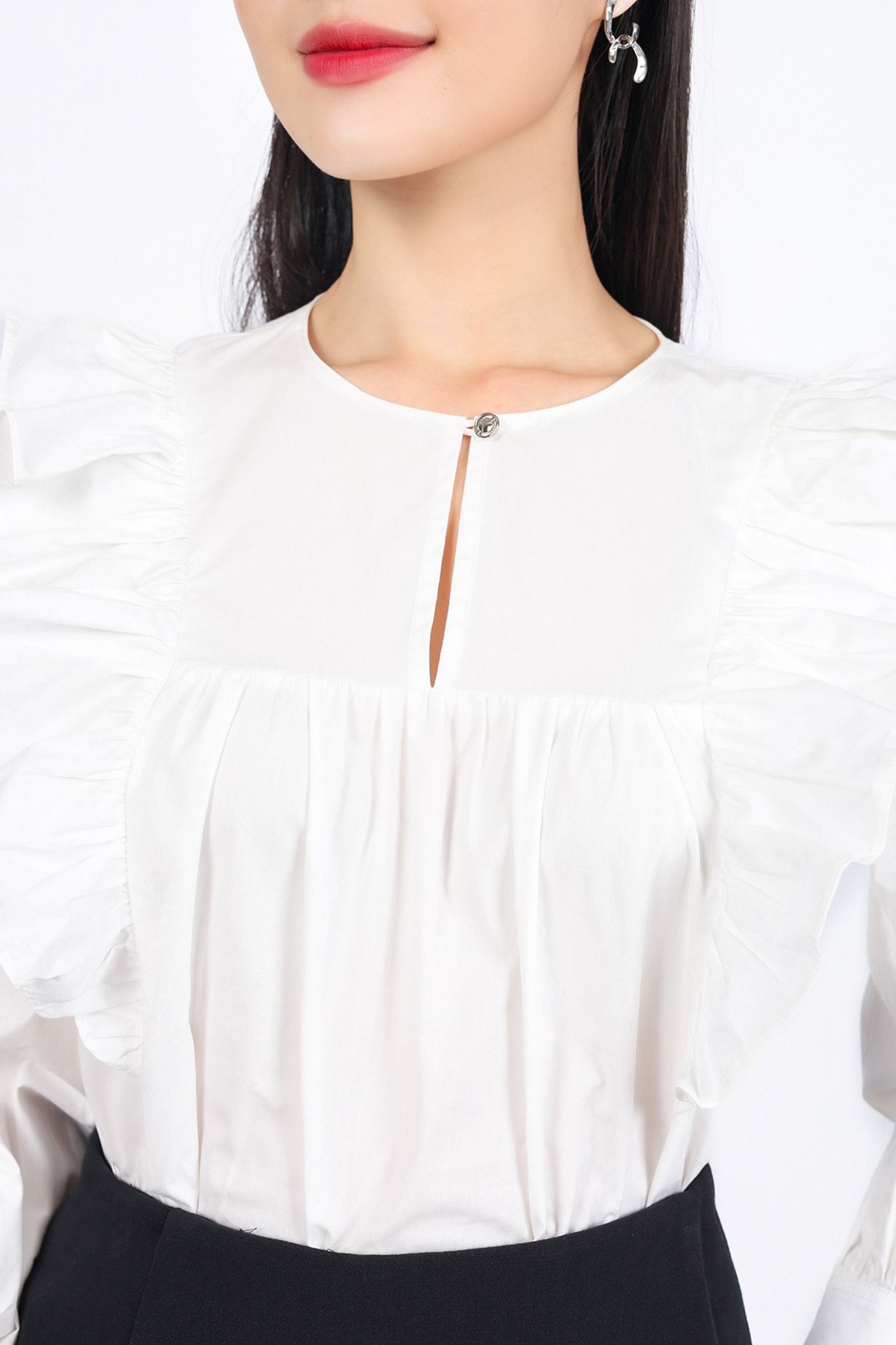 FAS33994 - Áo sơ mi công sở vải thô kate dáng suông cổ tròn tay măng sec thân áo đính viền bèo tạo kiểu - PANTIO