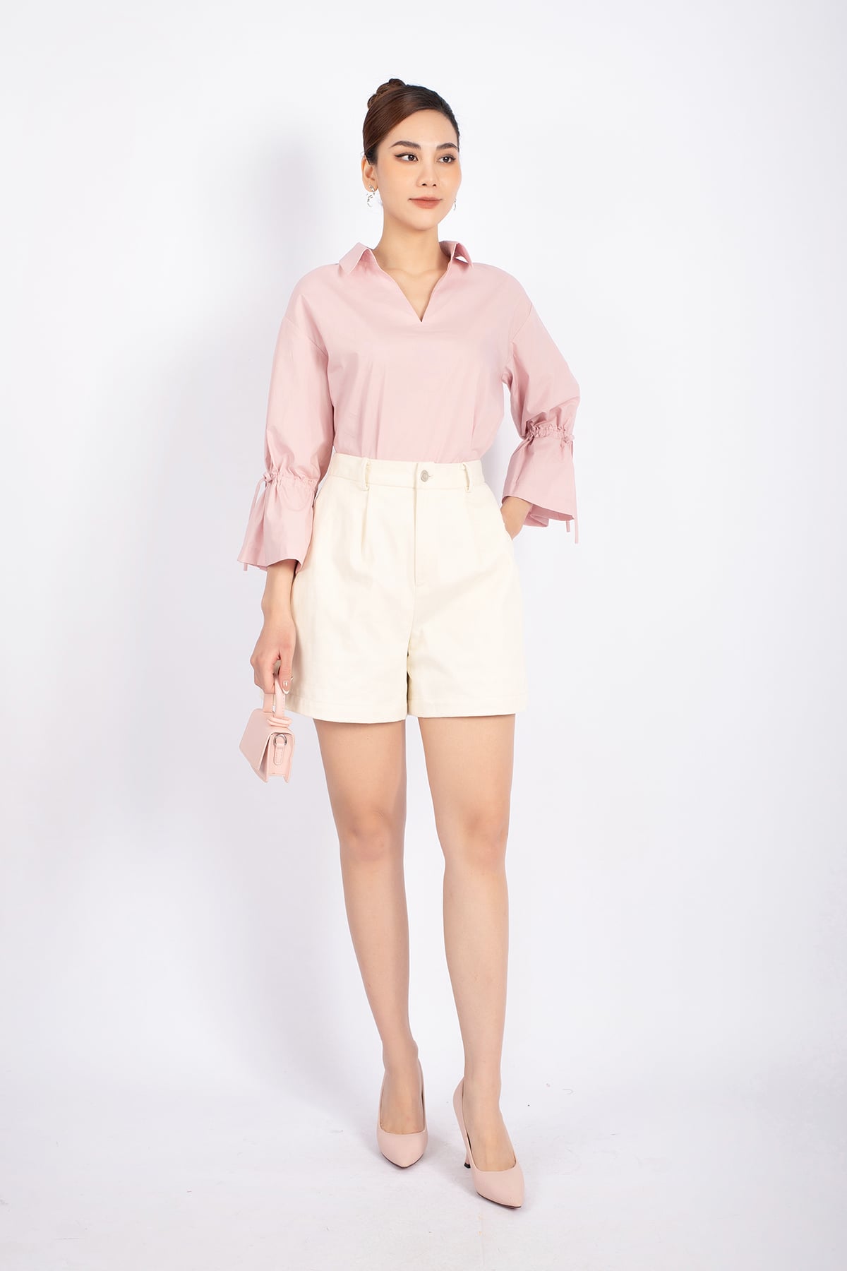 FAS53459 - Áo kiểu dạo phố vải thô dáng suông cổ đức xẻ V tay bo rút tạo kiểu loe - PANTIO