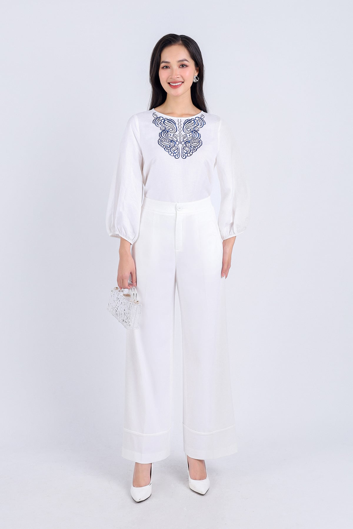 FAS53608 - Áo sơ mi công sở vải Linen dáng suông cổ tròn tay lửng gấu tay bo chun thân áo thêu hoạ tiết trang trí - PANTIO