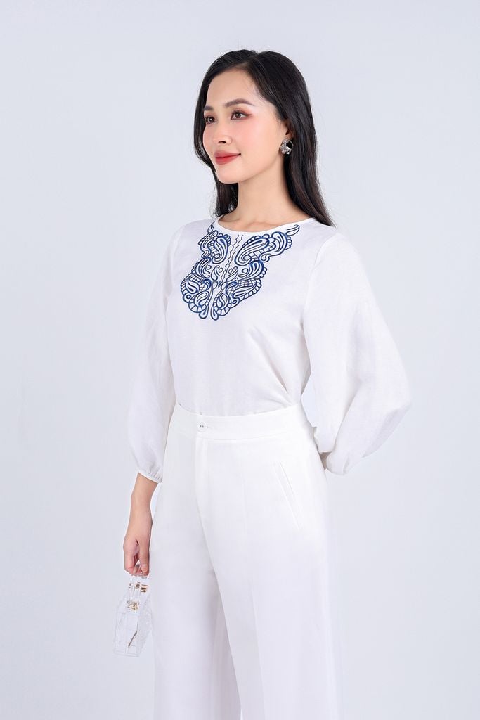 FAS53608 - Áo sơ mi công sở vải Linen dáng suông cổ tròn tay lửng gấu tay bo chun thân áo thêu hoạ tiết trang trí - PANTIO