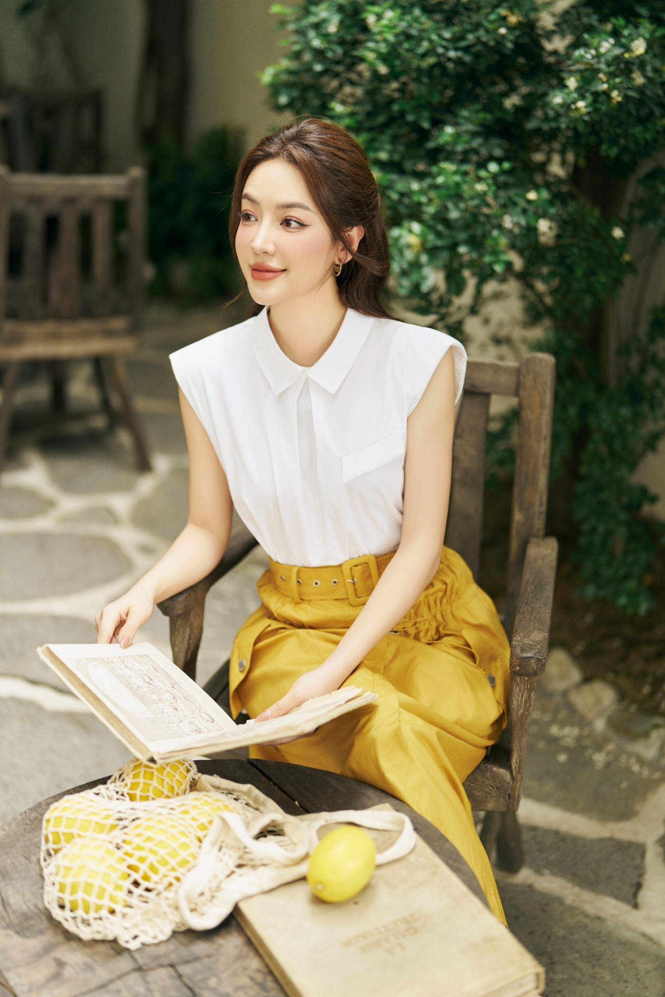 FAS53611 - Áo kiểu dạo phố vải thô lụa dáng suông cổ đức thân ngực phối li bong tạo kiểu - PANTIO