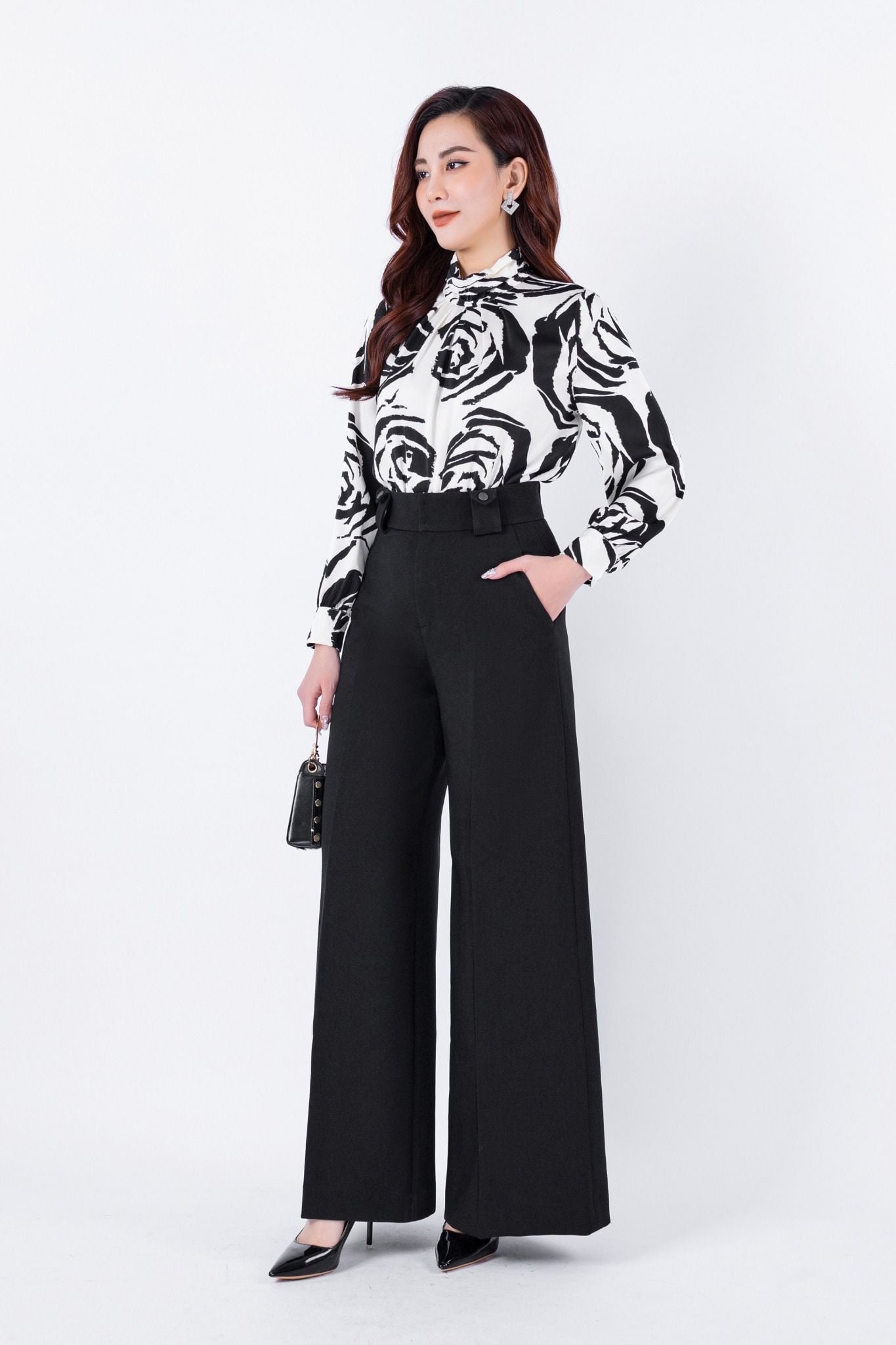 FAS53629 - Áo kiểu công sở vải lụa dáng suông cổ cao nhún tay rộng ống suông - PANTIO