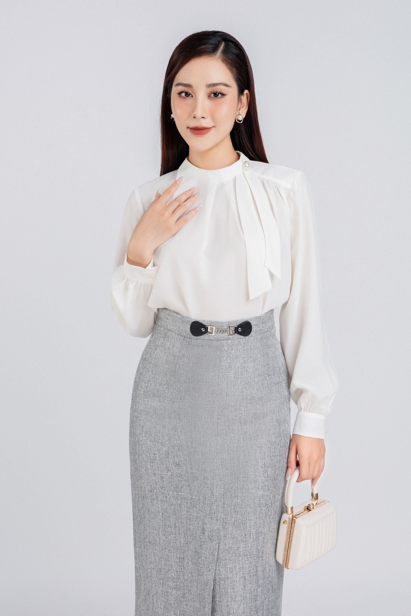 FJD51197 - Chân váy công sở vải thô dày dáng bút chì dài xẻ tà trước phối da + kim loại trang trí khóa thân sau - PANTIO