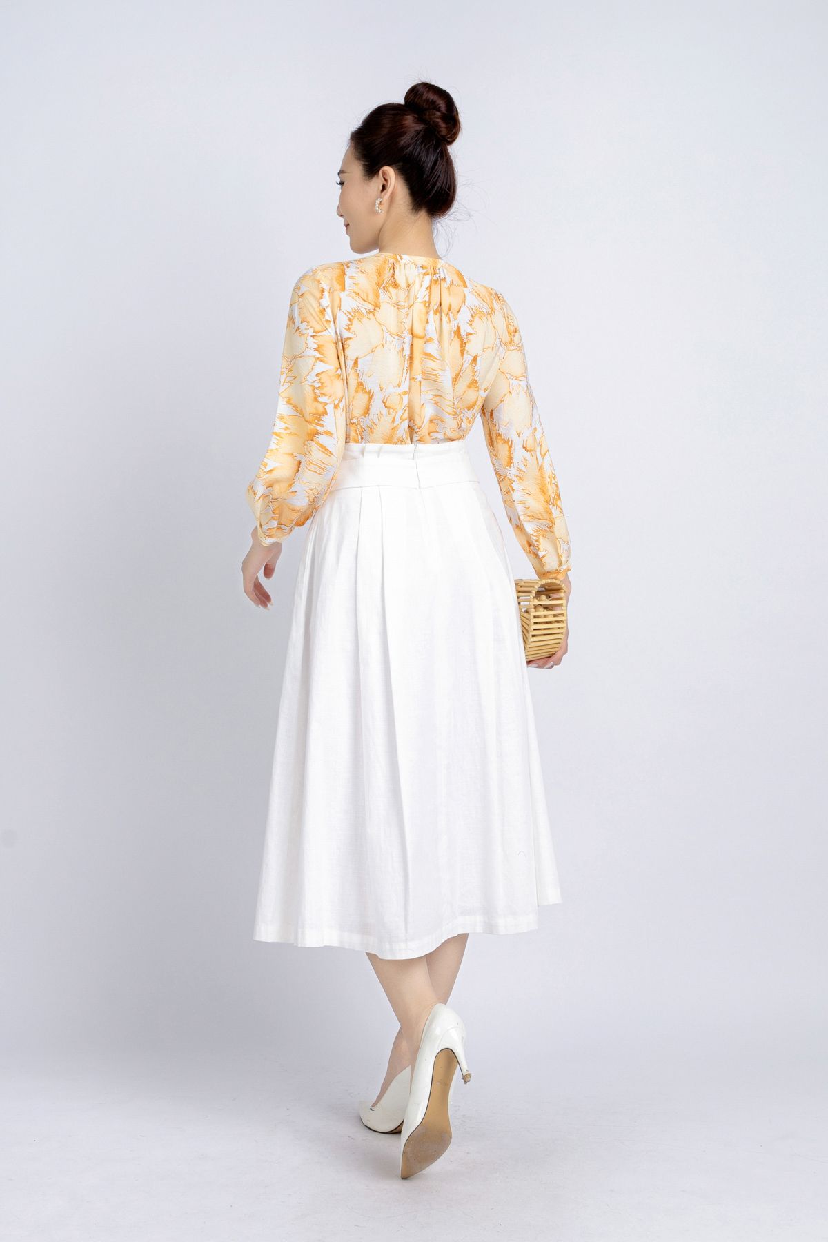 FJD31148 - Chân váy công sở vải linen dáng xoè có lót vải thô boi thân đính cúc trang trí khoá thân sau - PANTIO