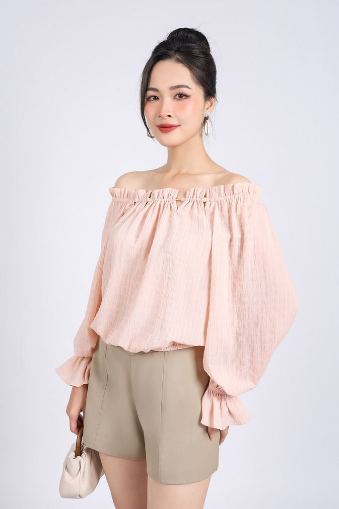 FAS53784 - Áo sơ mi công sở vải chiffon xốp dáng suông trễ vai phối chun co giãn tay dài bồng nhẹ có bo chun cổ tay - PANTIO