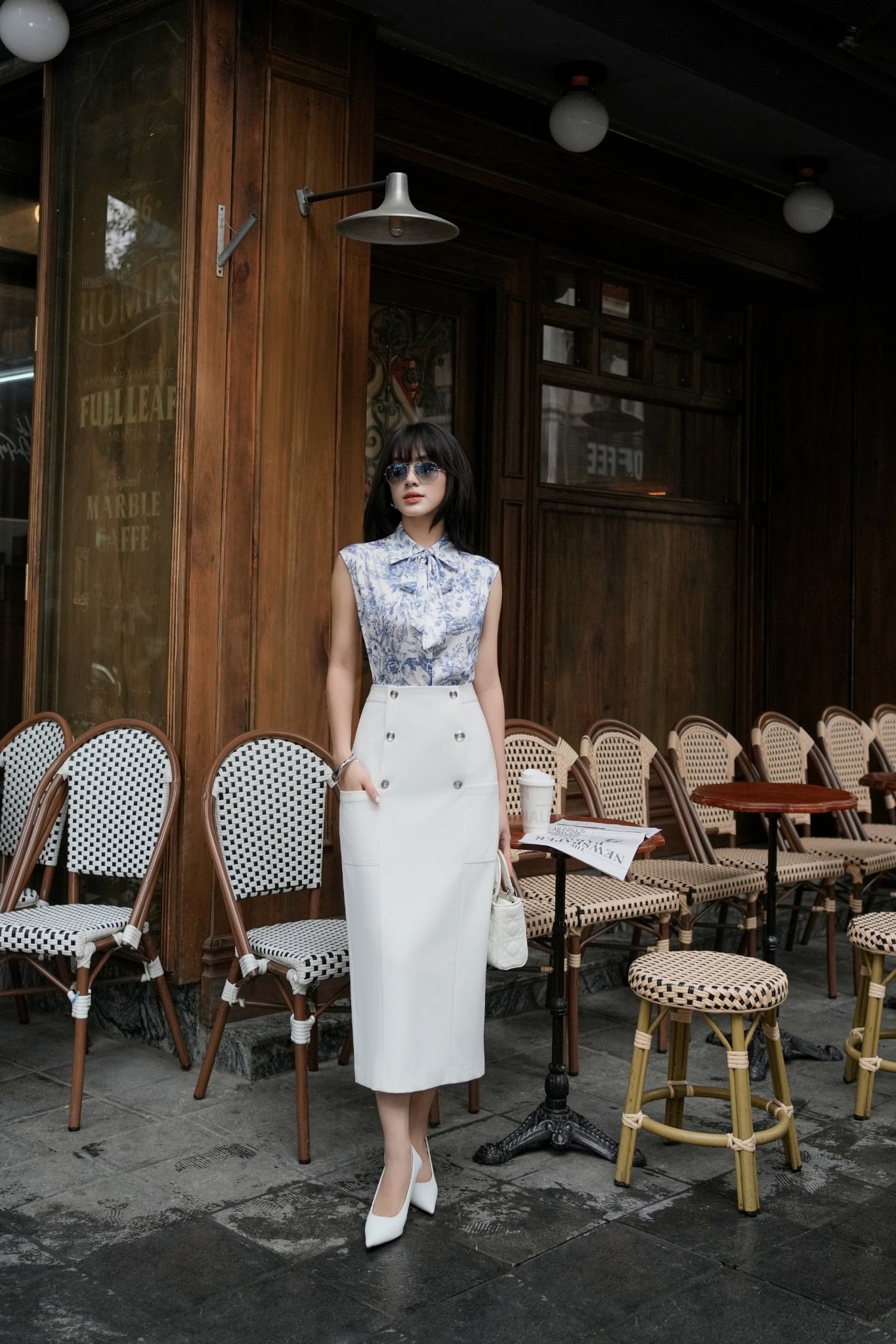 FJD31155 - Chân váy công sở vải thô hai lớp lót habutai dáng bút chì eo đính khuy trang trí khá thân sau - PANTIO