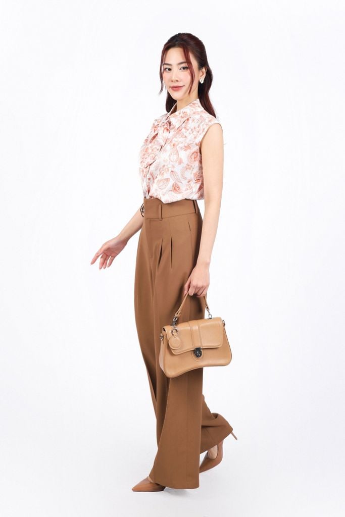 FAS53803 - Áo sơ mi công sở vải lụa in hoa dáng suông cổ đức phối dây thắt nơ tay vai chờm - PANTIO