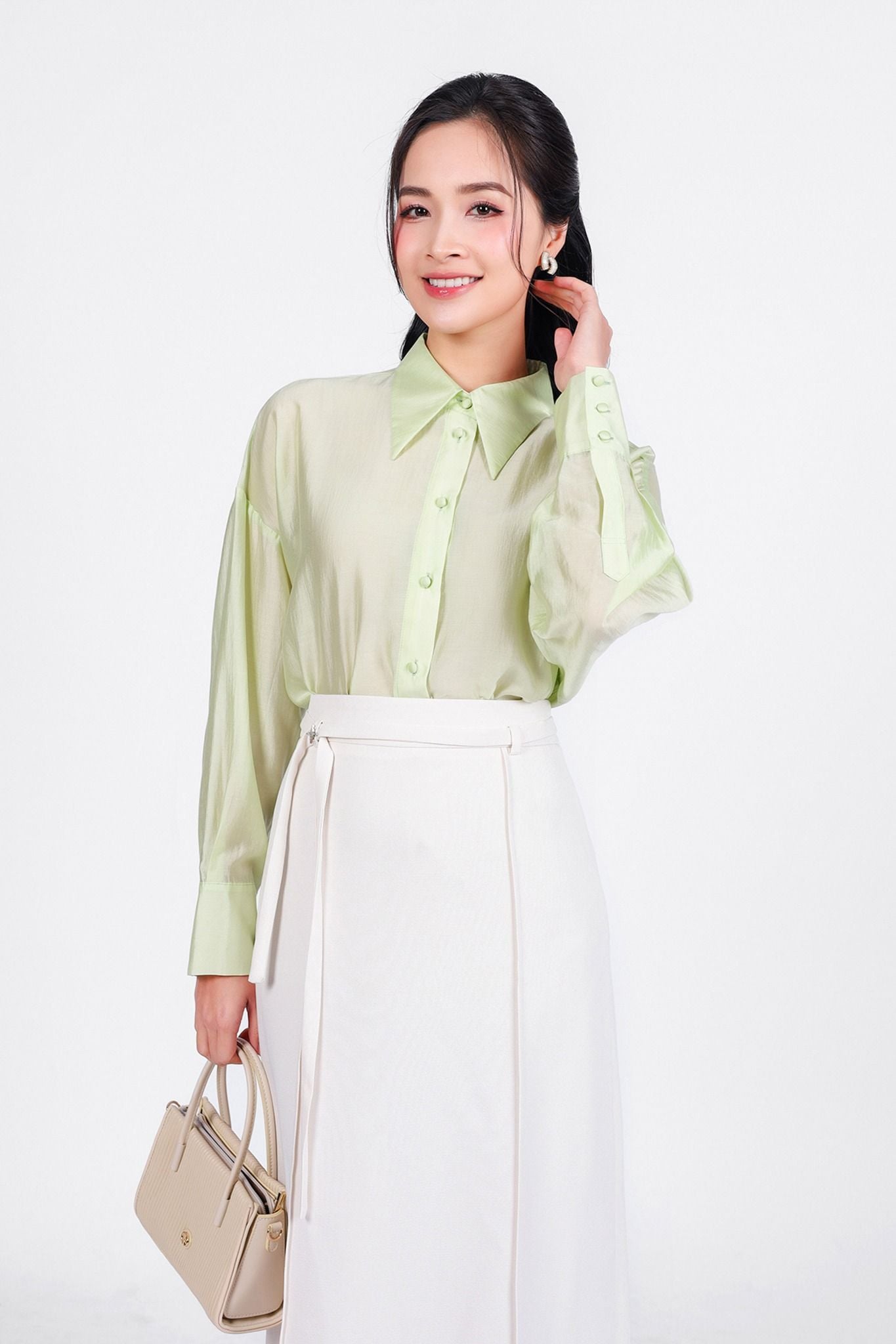 FAS53882 - Áo sơ mi công sở vải tơ dáng suông cổ đức tay măng sec thân áo phối khuy bọc - PANTIO