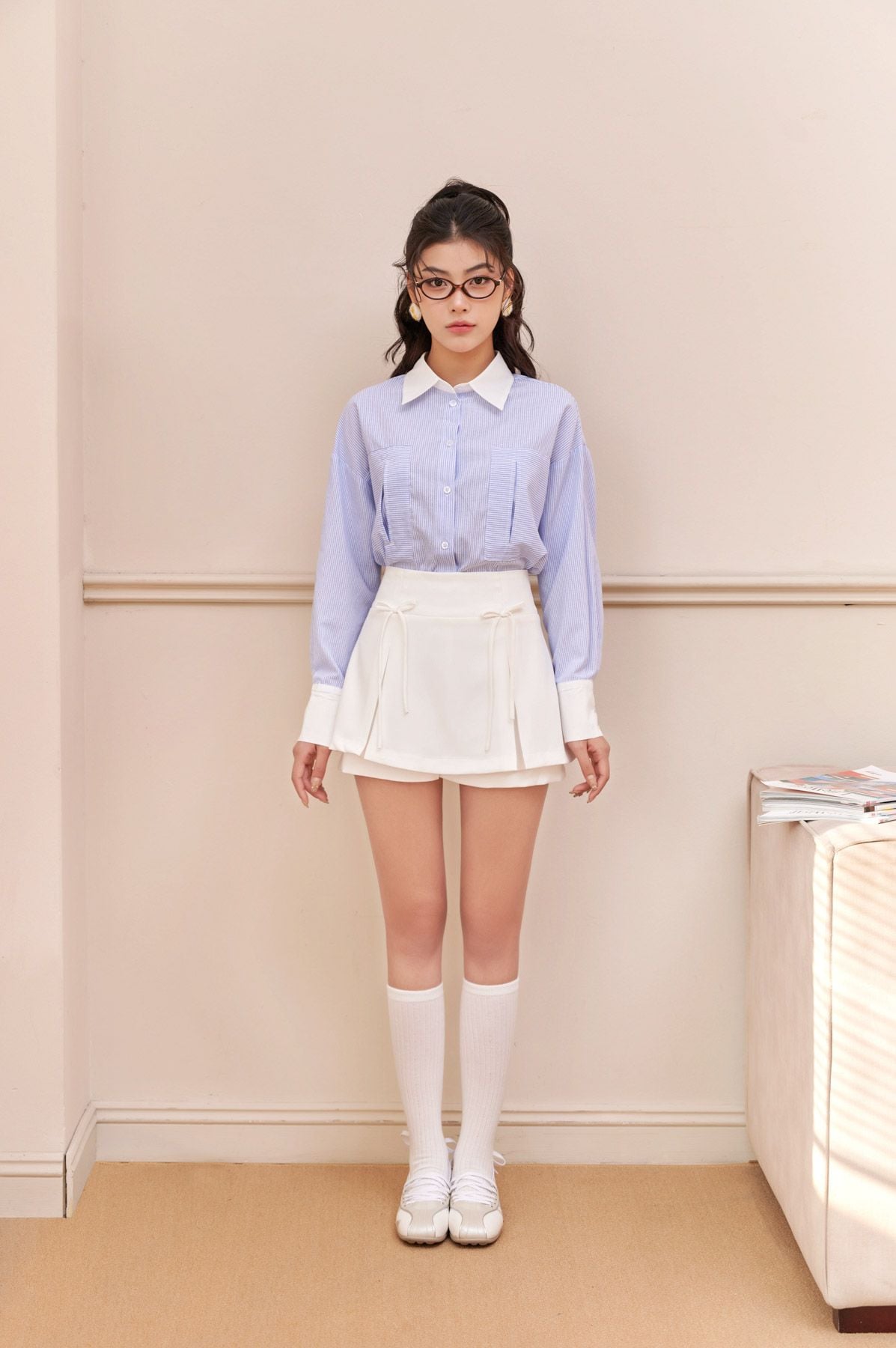 FAS53897 - Áo sơ mi dáng suông, cổ đức bằng vải phối, tay dài, măng séc bằng vải phối, túi ốp to, nẹp cài khuy - JAN.