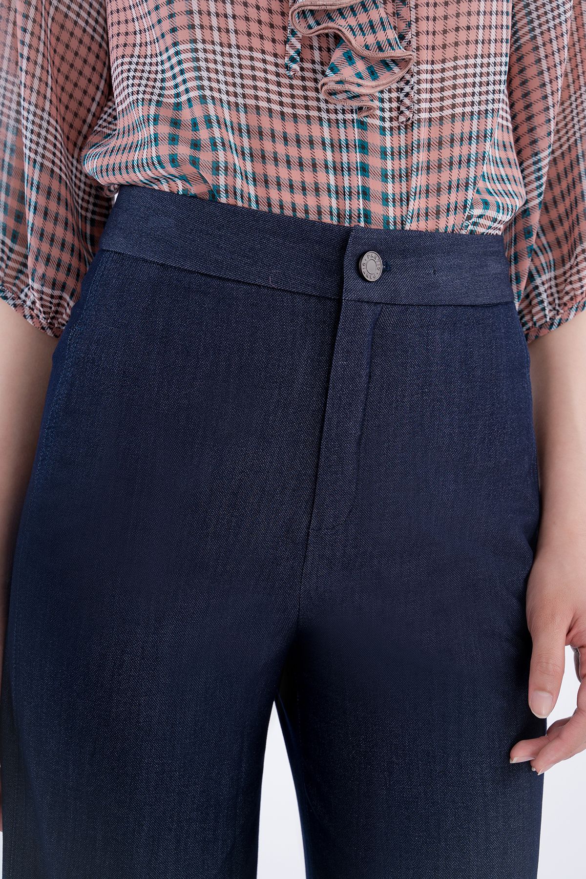 BQL32483 - Quẩn lửng chất liệu thô ống suông - PANTIO