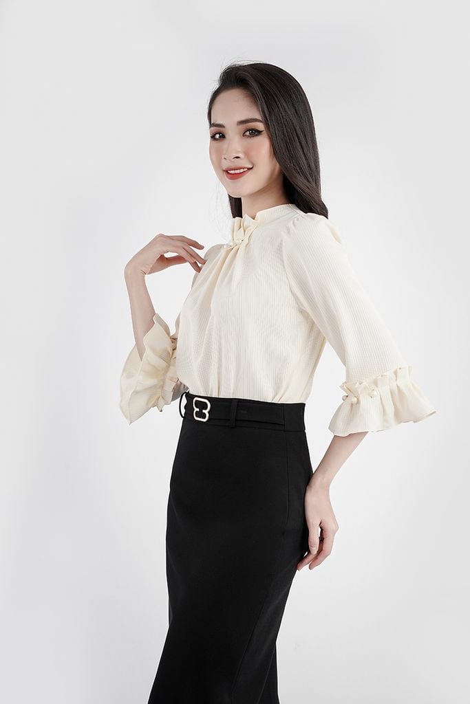 FAS73078 - Áo sơ mi chất liệu Thô, tay và cổ cuốn bèo đính ngọc trai - PANTIO