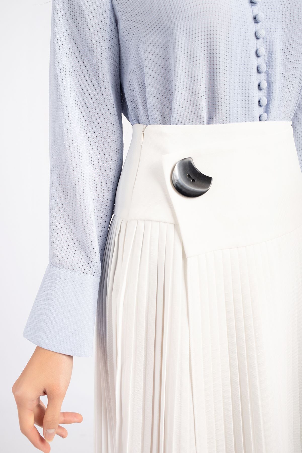 FJD51045 - Chân váy công sở vải thô dáng Xoè cạp liền chân xếp ly phối khuy trang trí khóa thân sau - PANTIO