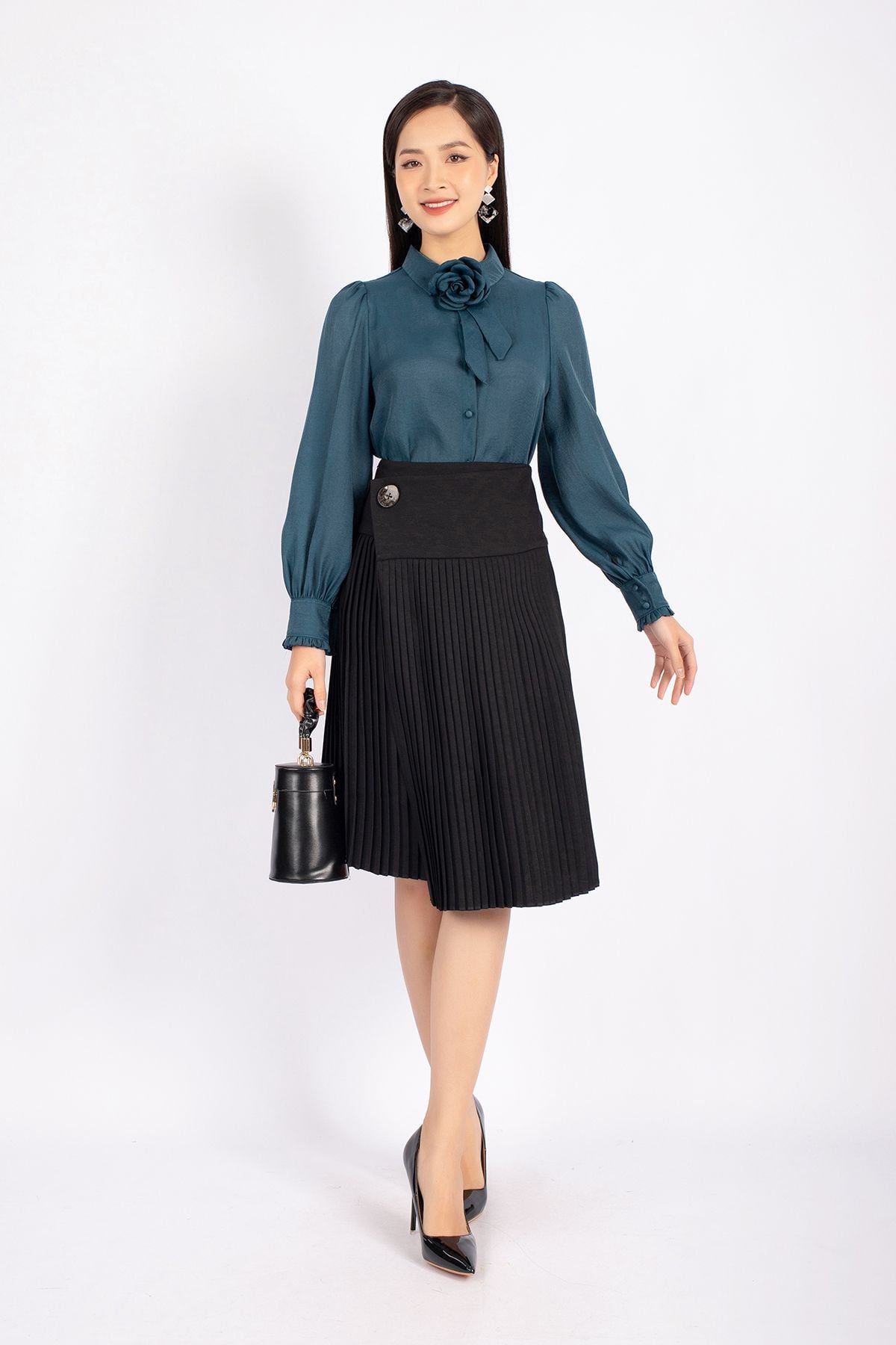 FJD51045 - Chân váy công sở vải thô dáng Xoè cạp liền chân xếp ly phối khuy trang trí khóa thân sau - PANTIO