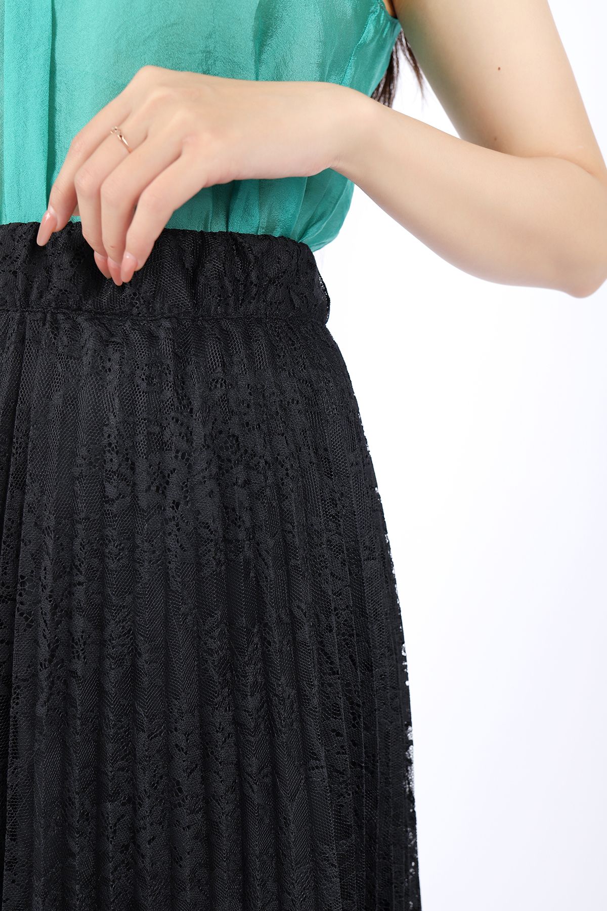 BJD32770 - Chân váy công sở vải ren dáng Xoè cạp chun dài qua gối - PANTIO