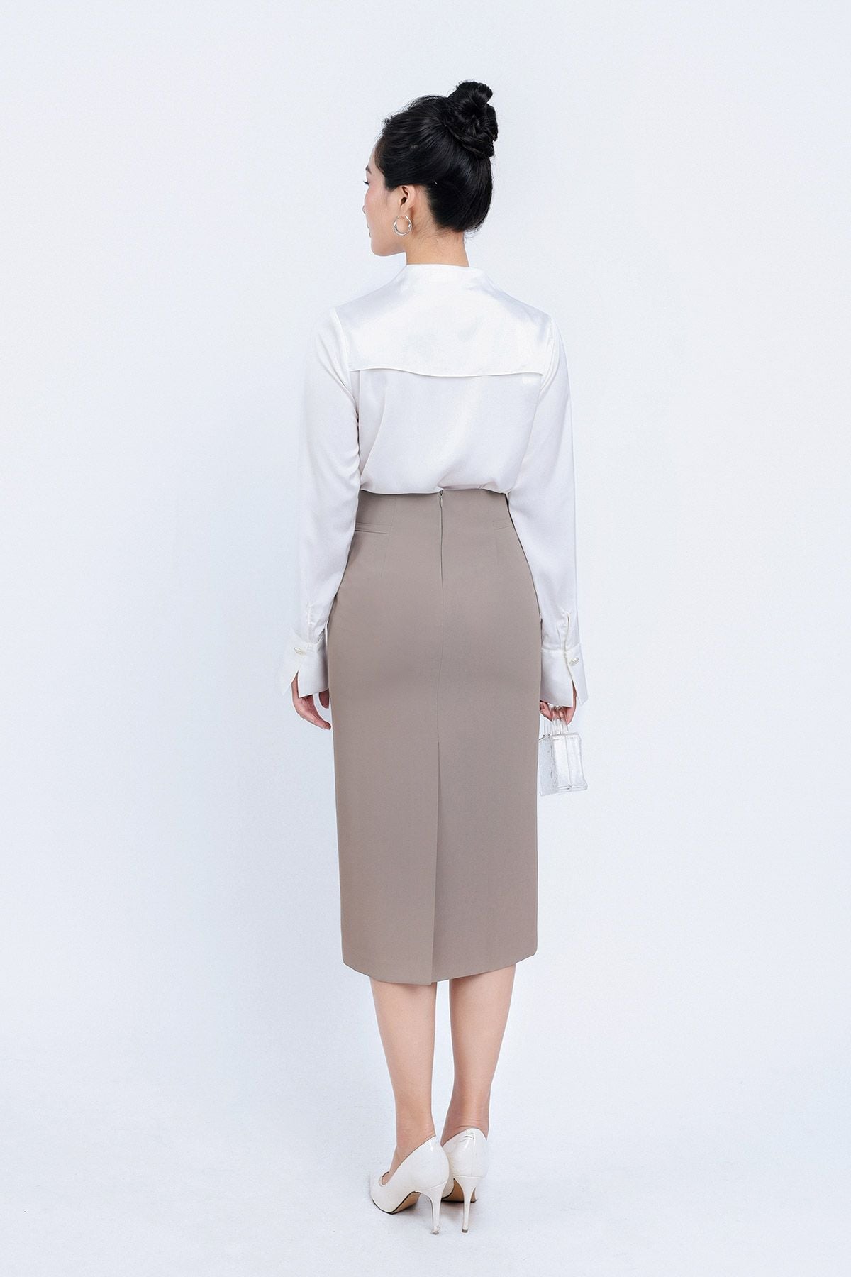 FJD51188 - Chân váy công sở vải thô dáng bút chì thân đính khuy kim loại trang trí khoá thân sau - PANTIO