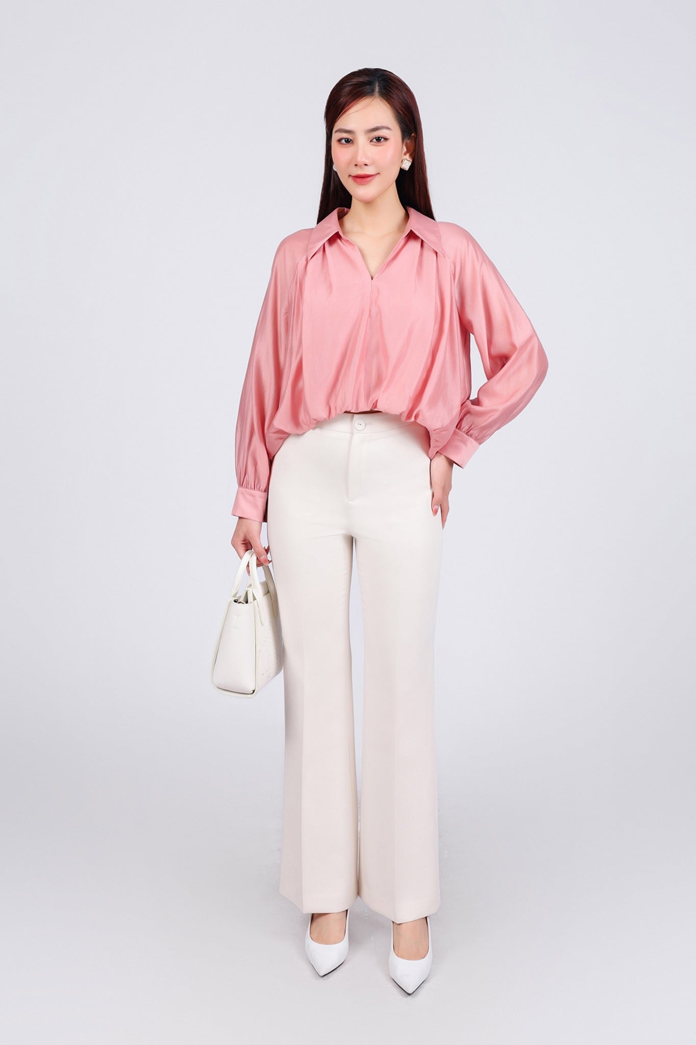 FAS73823 - Áo sơ mi công sở vải tơ dáng suông cổ đức xẻ V gấu xếp nhún tạo kiểu gấu đuôi tôm thời trang - PANTIO