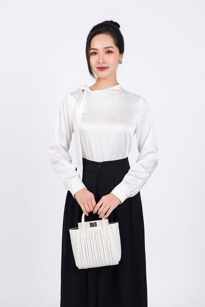 FAS73825 - Áo sơ mi công sở vải lụa satin dáng suông cổ kiểu thắt nơ tạo kiểu - PANTIO
