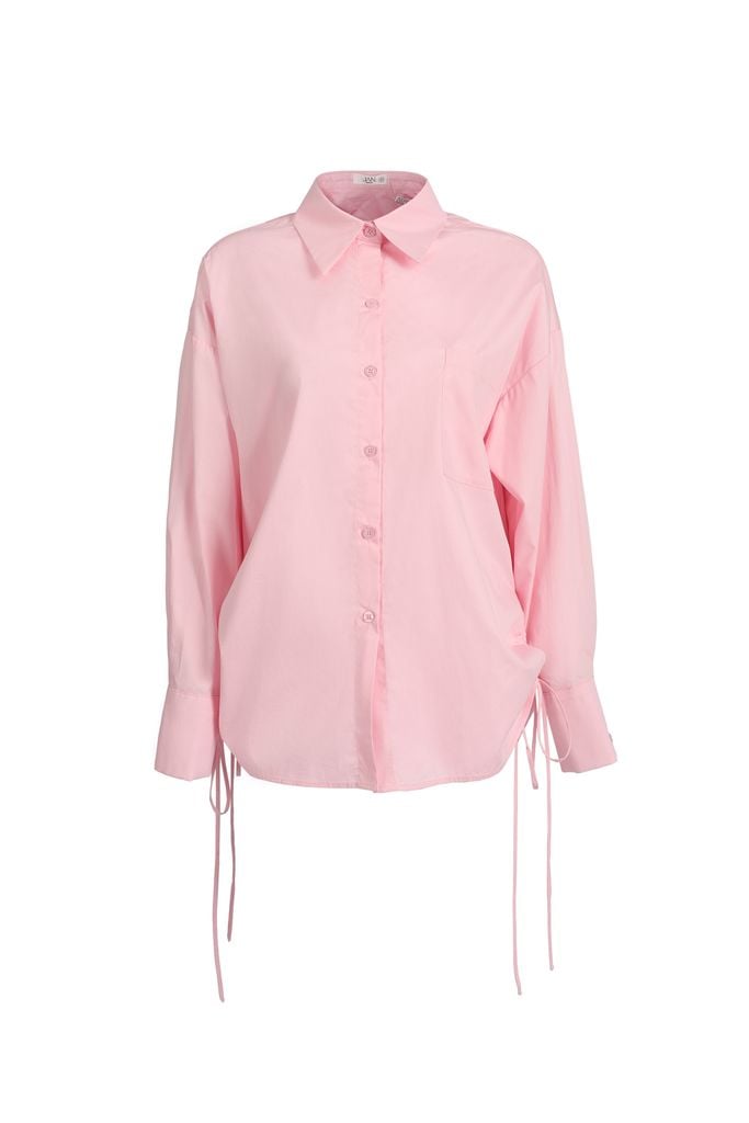 FAS73896 - Áo sơ mi dáng suông, cổ đức, nẹp cài khuy, vai trễ, rút dây buộc eo, túi ốp ngực 1 bên, gấu đuôi tôm, tay dài măng séc cài - JAN.