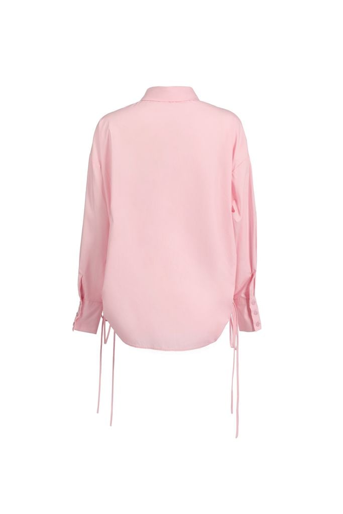 FAS73896 - Áo sơ mi dáng suông, cổ đức, nẹp cài khuy, vai trễ, rút dây buộc eo, túi ốp ngực 1 bên, gấu đuôi tôm, tay dài măng séc cài - JAN.