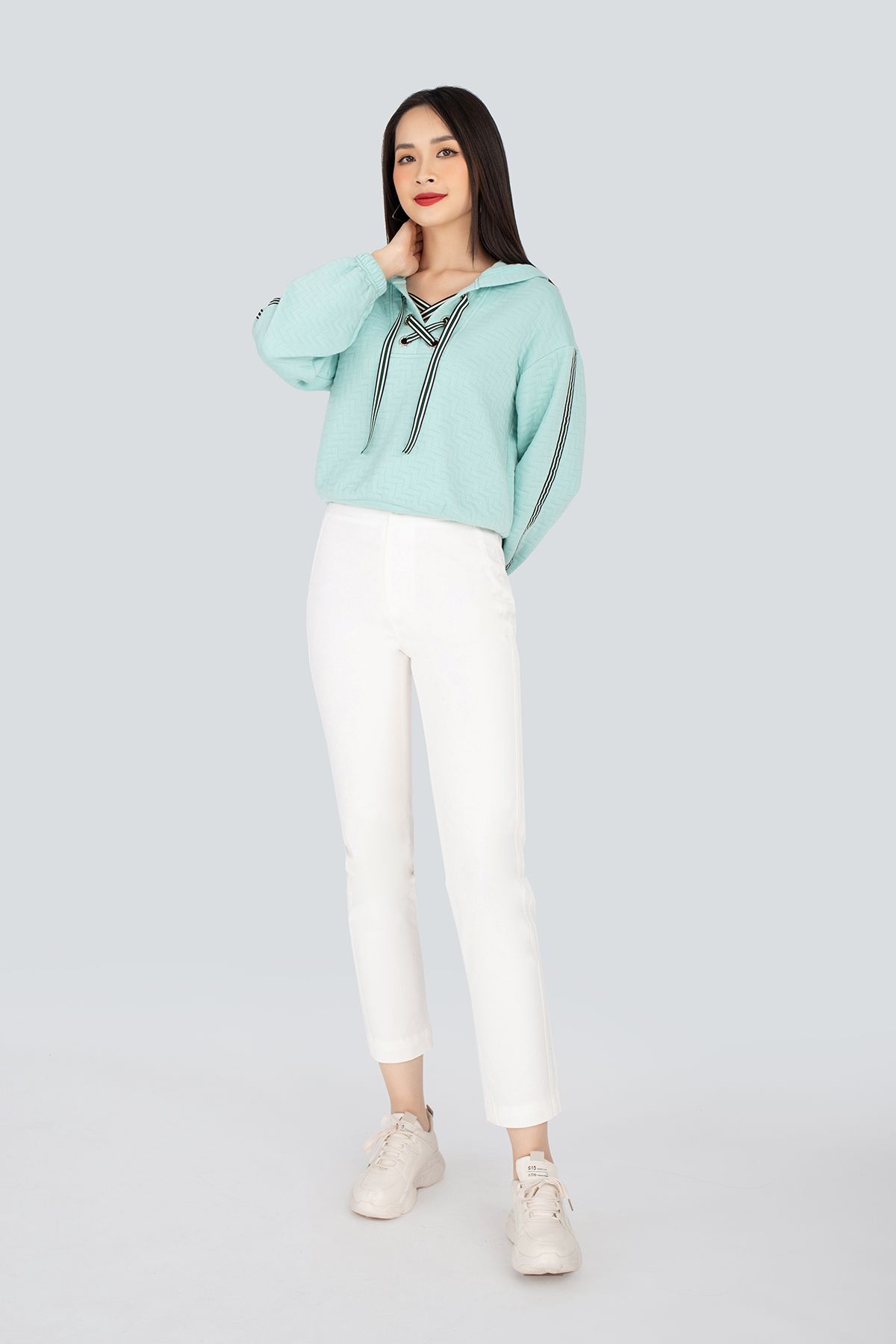 Áo hoodie dáng ngắn chất liệu cotton có mũ dài tay FAS93145 - PANTIO