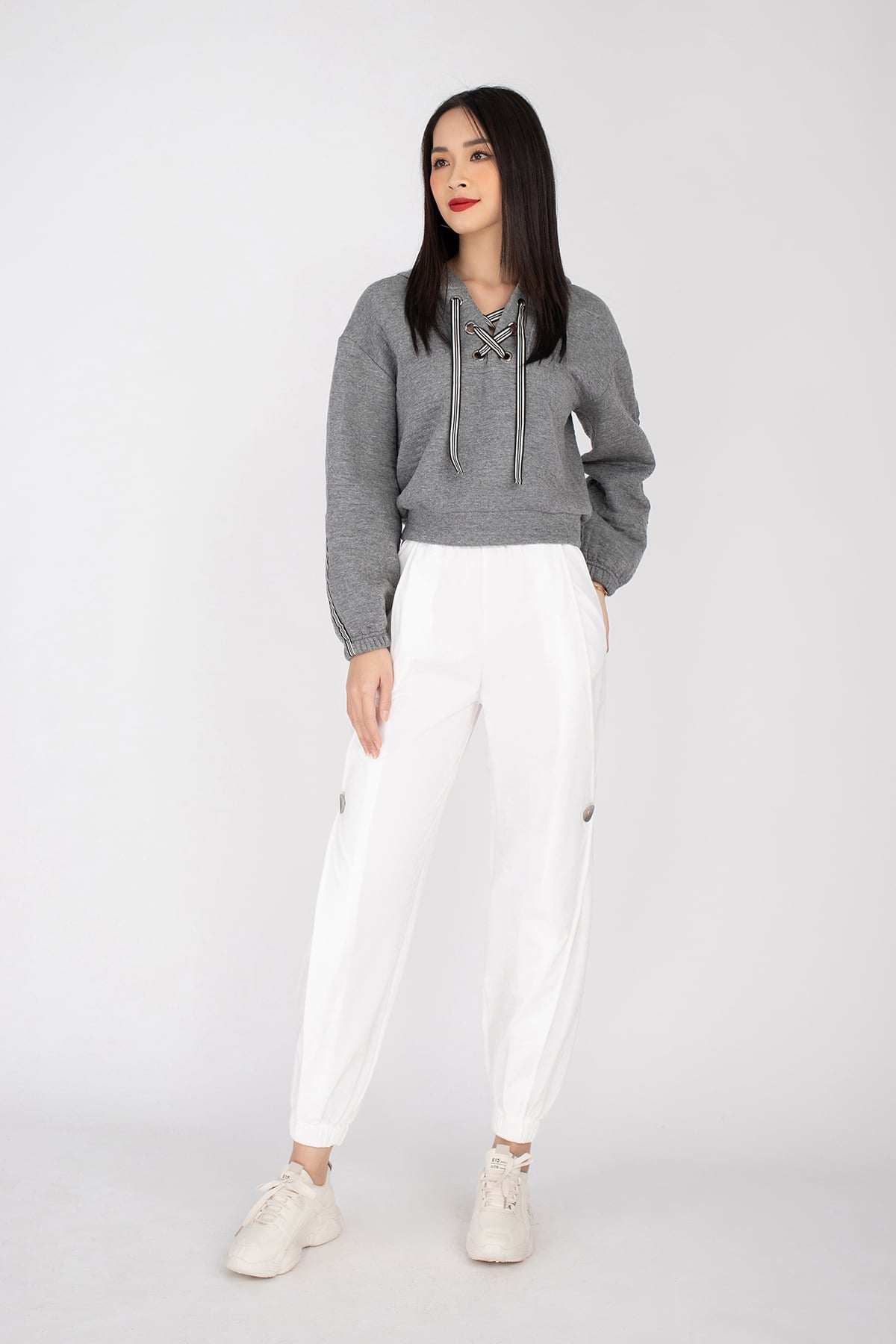 Áo hoodie dáng ngắn chất liệu cotton có mũ dài tay FAS93145 - PANTIO