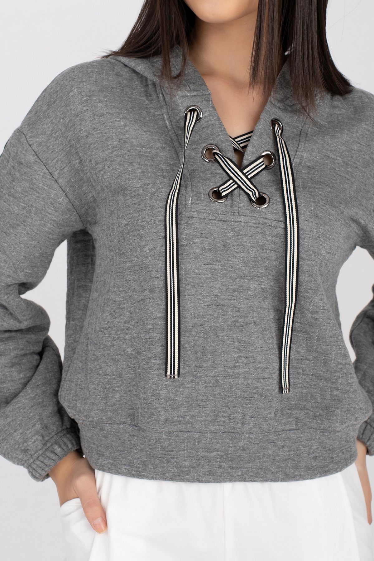 Áo hoodie dáng ngắn chất liệu cotton có mũ dài tay FAS93145 - PANTIO