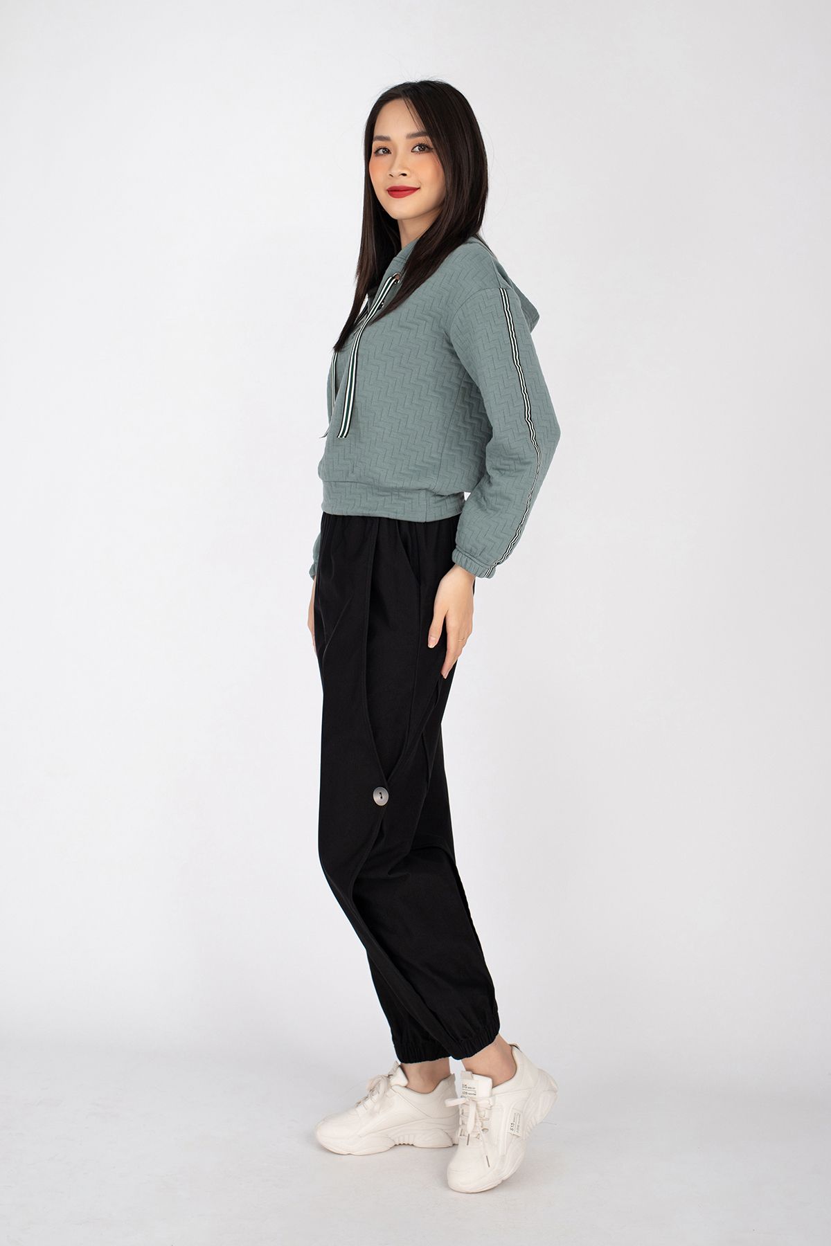 FQD9925 - Quần Jogger chất liệu vải gió cạp chun túi chéo