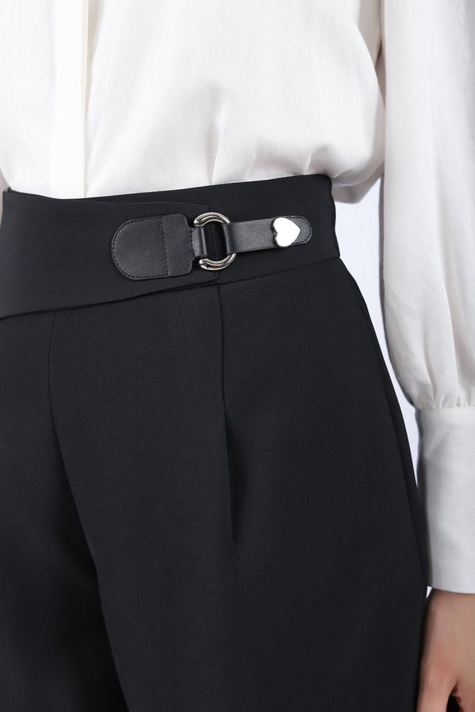 FQN3339 - Quần short công sở vải tuytsi dáng suông cạp kiểu phối mặt kim loại khóa thân sau - PANTIO