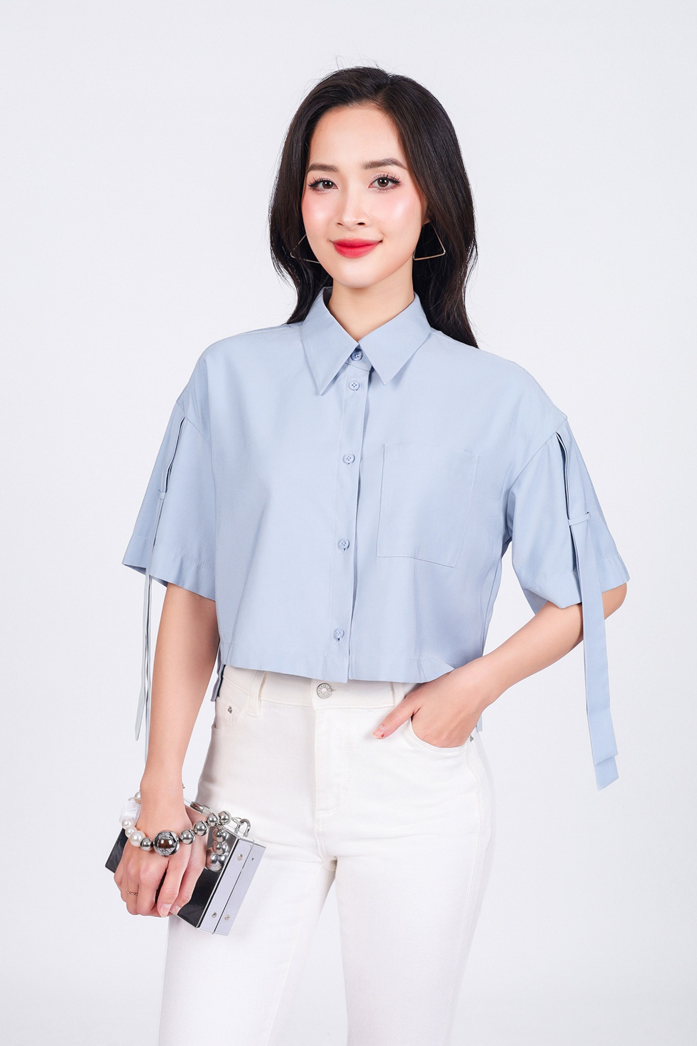 FAS93880 - Áo sơ mi công sở vải tuytsi dáng lửng cổ đức tay lỡ vai áo phối dây tạo kiểu cài khuy trước - PANTIO