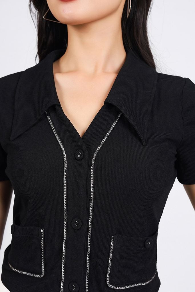 FAT1456 - Áo thun vải len dáng croptop cổ xẻ V tay cộc thân áo phối viền xích thời trang - PANTIO