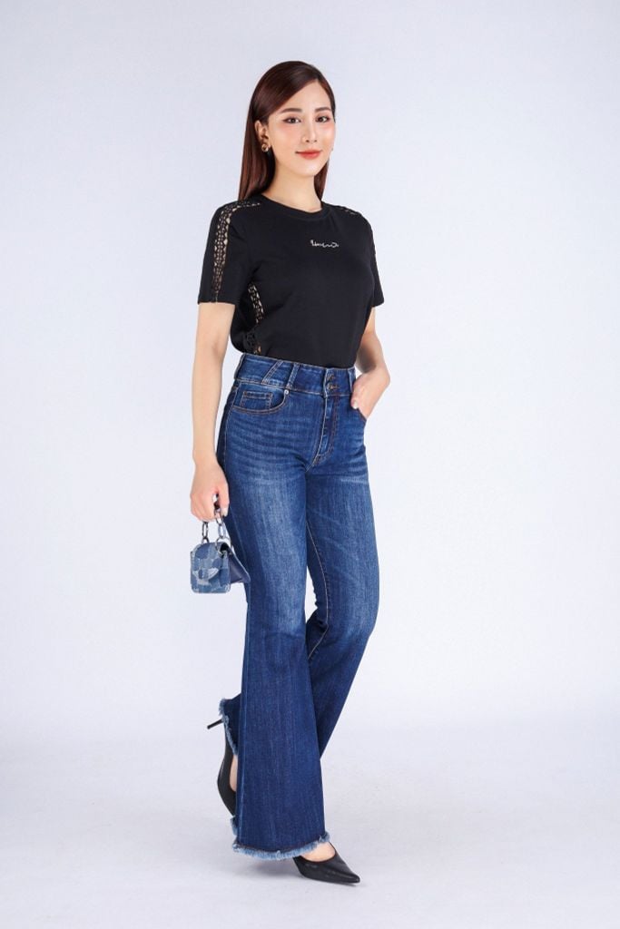 FAT3355 - Áo thun dạo phố vải cotton dáng suông cổ tròn tay phối ren tạo kiểu thân đính tag chữ kim loại trang trí - PANTIO
