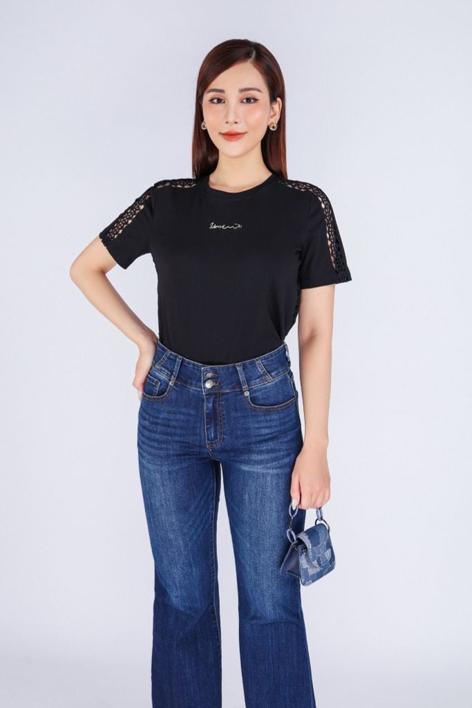 FAT3355 - Áo thun dạo phố vải cotton dáng suông cổ tròn tay phối ren tạo kiểu thân đính tag chữ kim loại trang trí - PANTIO