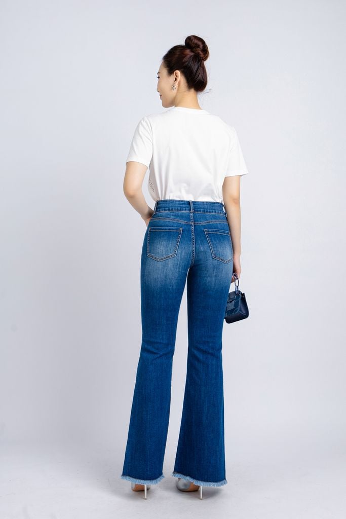 FAT3355 - Áo thun dạo phố vải cotton dáng suông cổ tròn tay phối ren tạo kiểu thân đính tag chữ kim loại trang trí - PANTIO